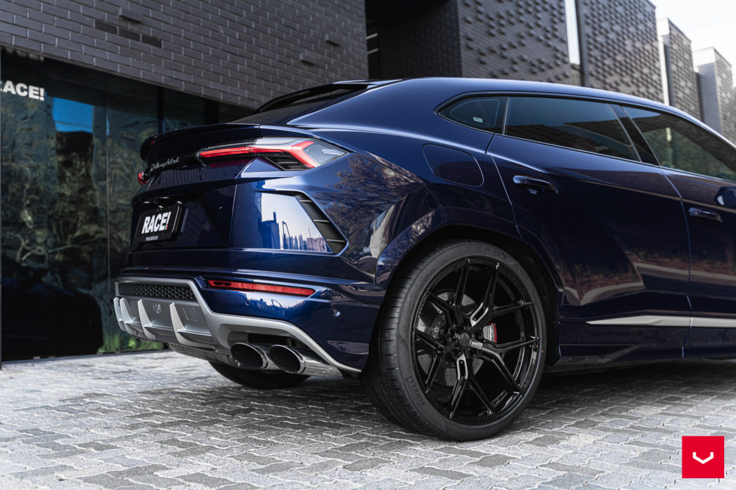 Mansory Incorporates Vossen Wheels Into Their Newest Urus Upgrade Package! 7 Lamborghini urus hybrid forged series hf 5 © vossen wheels 2022 65 1047x698 1