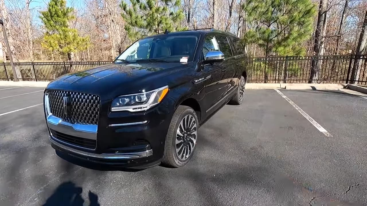 Inside Toby Keith Car Collection: A Journey Through His Incredible American Muscle And Luxury! 13 Vs youtube luxuryblacklabel2021lincolnnavigatortwin turbocharged7 passenger4x4suv 010