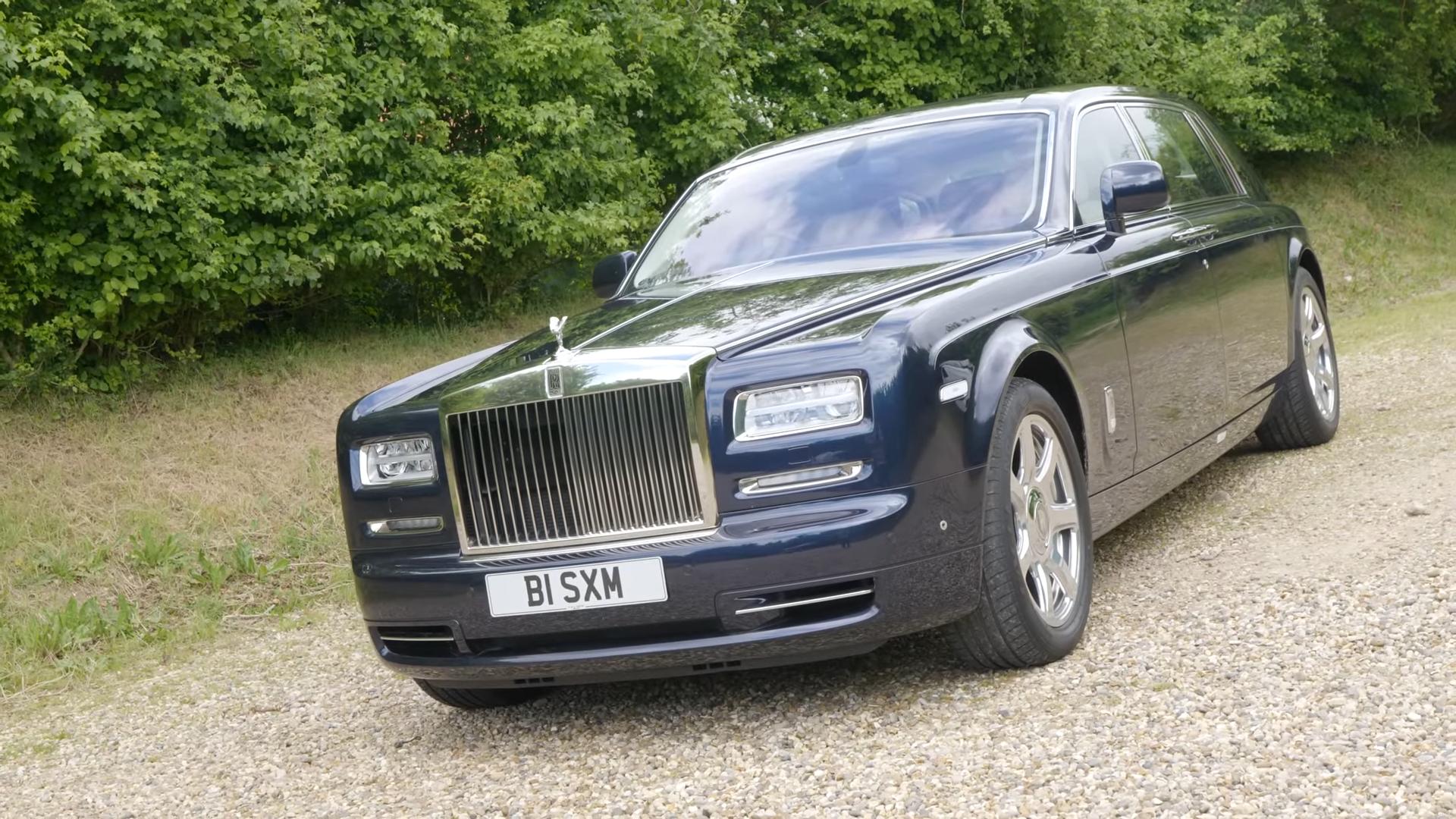 Vs youtube ultimateluxurythis400000rollsroycephantomviiewbismorethanbigitshuge 406