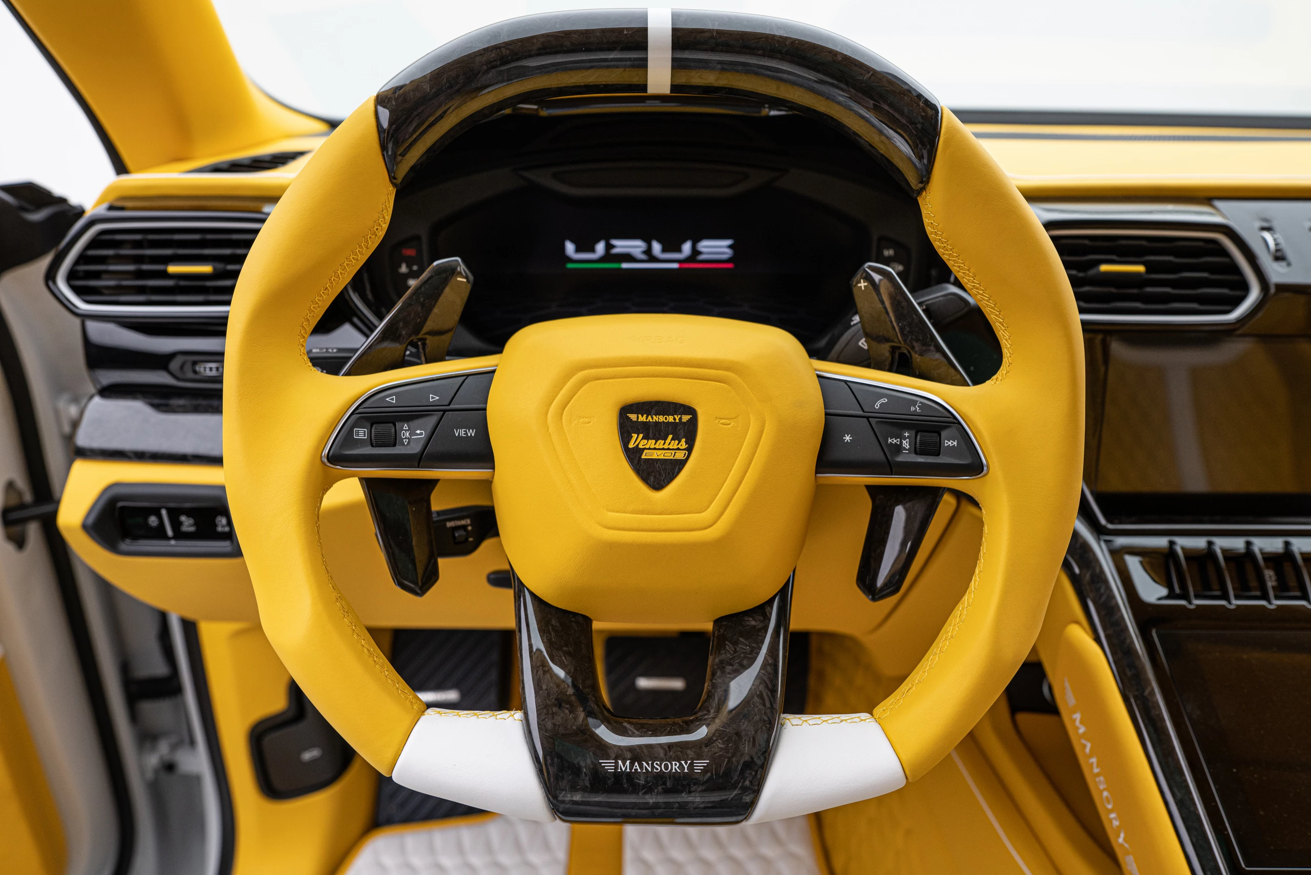The Limited Edition Mansory Lamborghini Urus Venatus S - A 900 Hp Homage Or Overkill? 14 Tom03386