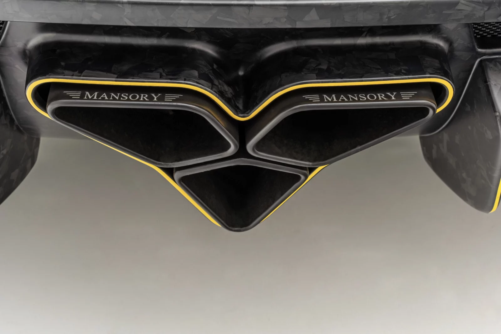 The Limited Edition Mansory Lamborghini Urus Venatus S - A 900 Hp Homage Or Overkill? 5 Tom03428 hdr