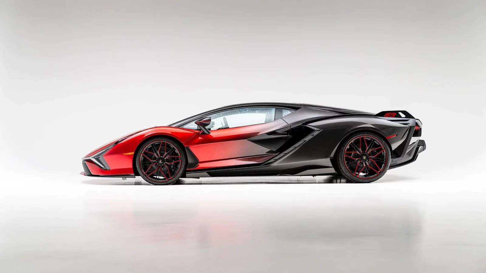 Rare 2021 Lamborghini Sian Hits Broad Arrow Auctions’ 2024 Block, Aiming For Over $3 Million! 3 2021 lamborghini sian 1