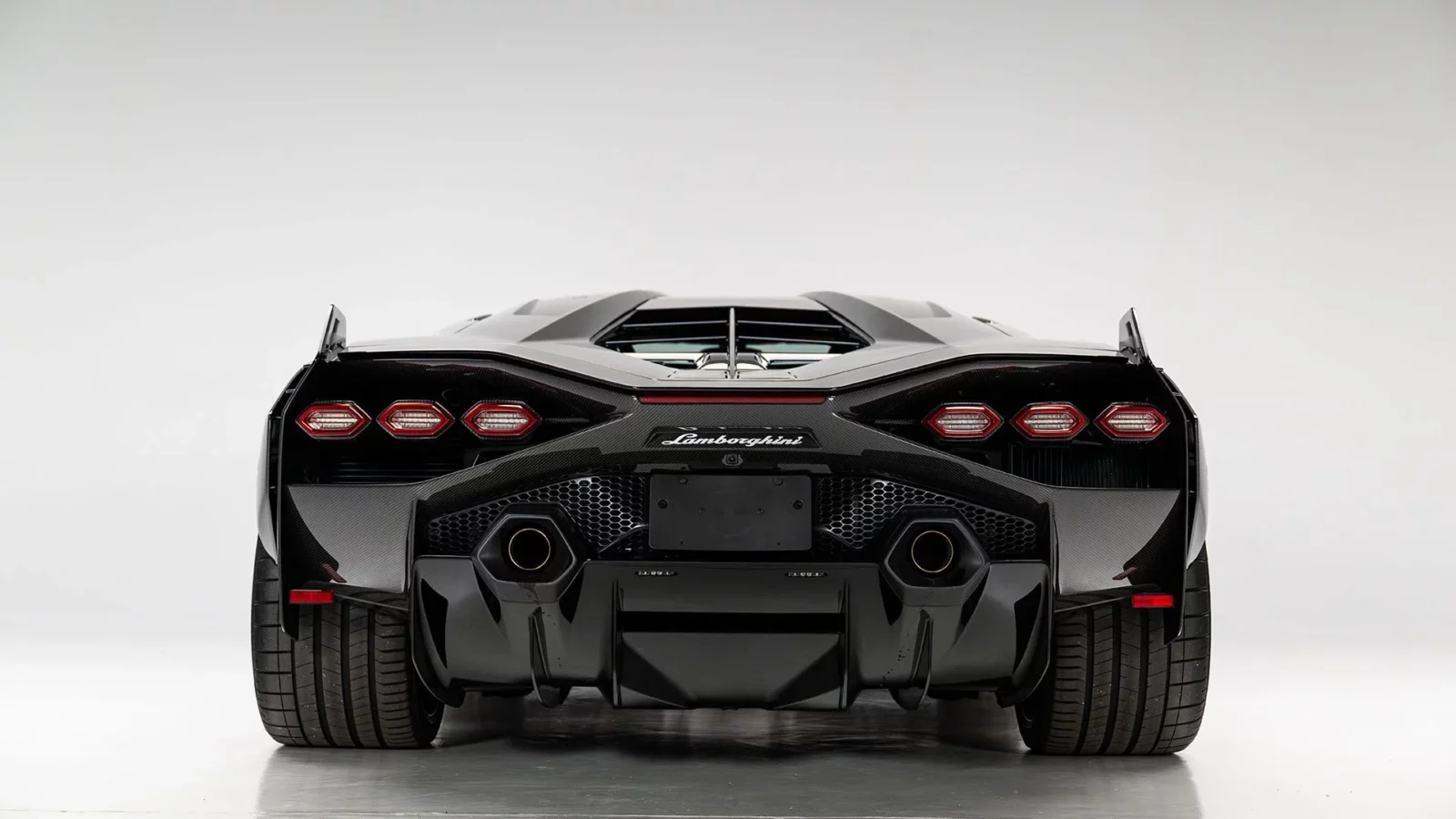 Rare 2021 Lamborghini Sian Hits Broad Arrow Auctions’ 2024 Block, Aiming For Over $3 Million! 5 Broad arrow auction