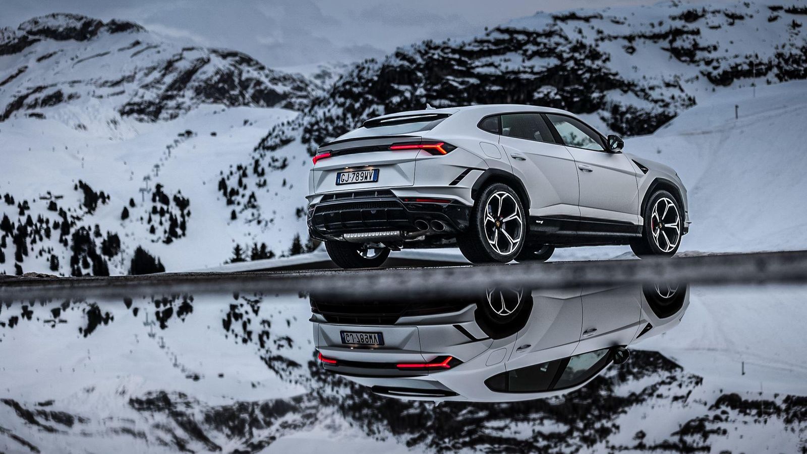 Lamborghini'S Alpine Adventure: The Urus S And Huracán Sterrato Enjoy The Wild Outdoor Lifestyle In The Snowy Alps 17 652495 v2