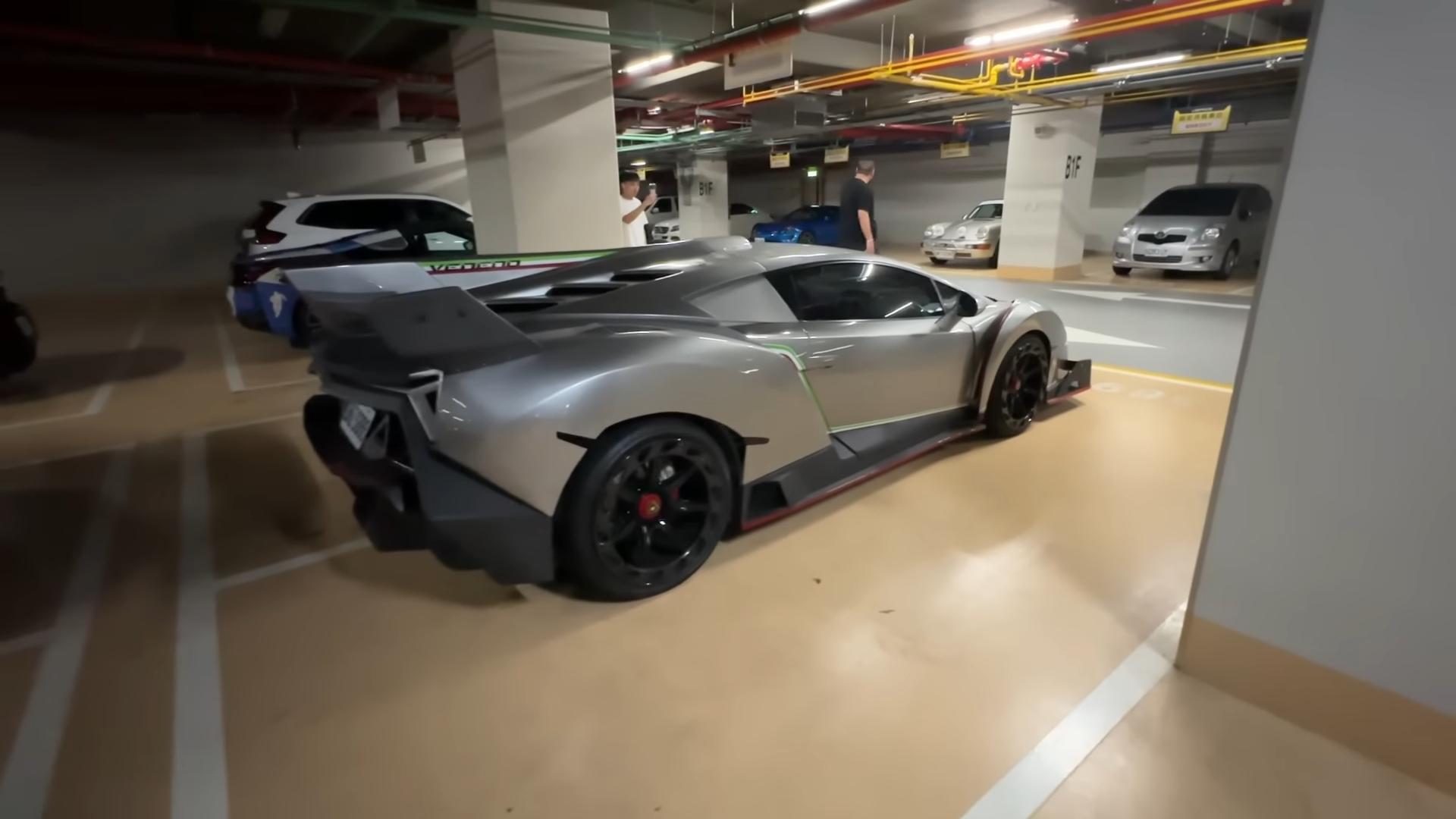Fake lamborghini veneno replica
