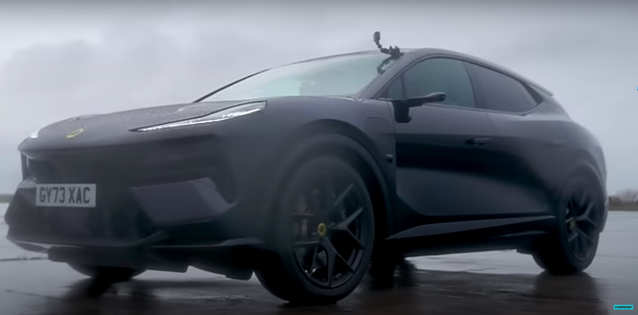Silent Lightning Strikes Loud Thunder: Lotus Eletre R Vs Lamborghini Urus Performante Epic Drag Race Battle 3 Lotus eletre r vs lamborghini urus performante