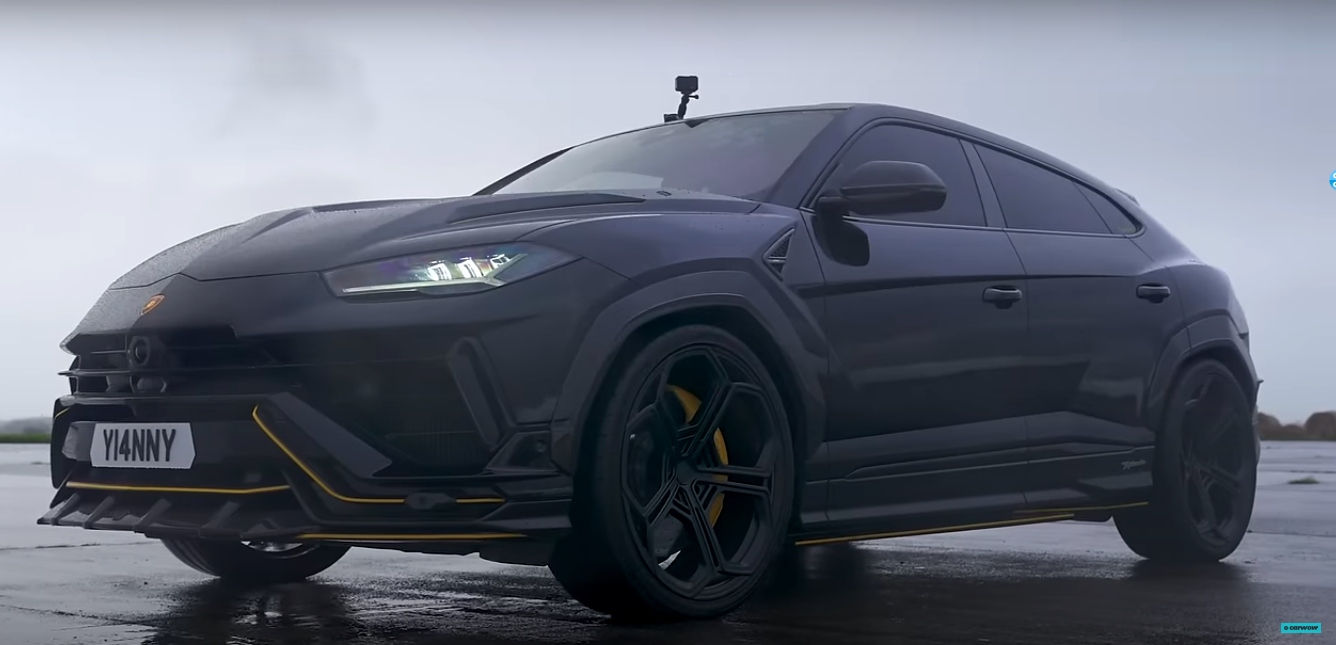Silent Lightning Strikes Loud Thunder: Lotus Eletre R Vs Lamborghini Urus Performante Epic Drag Race Battle 5 Screenshot 2