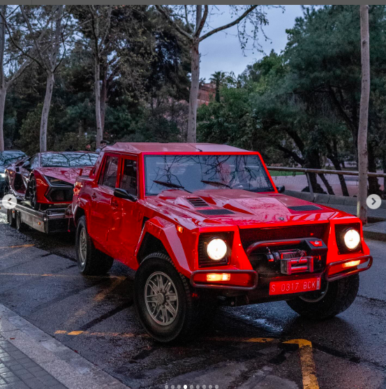 Unveiling An Unforgettable Sight: The Rare Lamborghini Lm002 Towing Revuelto 3 Lamborghini lm002 towing revuelto