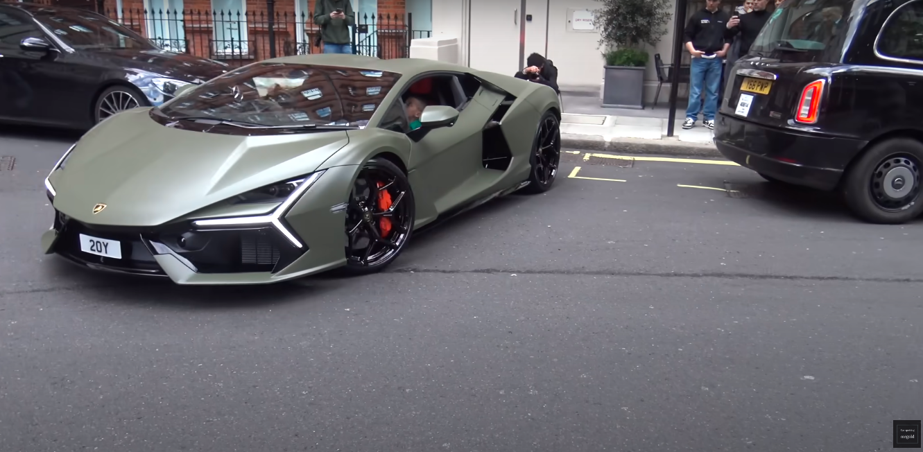 Lamborghini revuelto london arrival