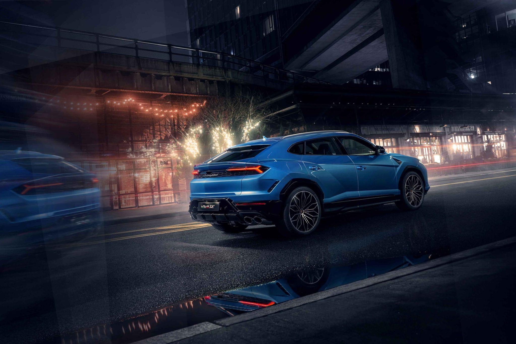 Stunning New Images Of The 2025 Lamborghini Urus Se Emerges Amidst The Vibrant Energy Of New York City! 7 Se 3