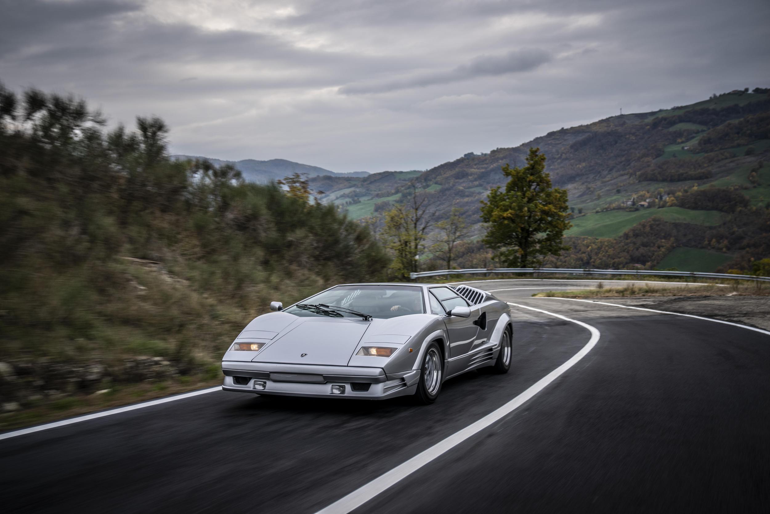 Download Stunning 1989 Lamborghini Countach 25Th Anniversario Wallpaper Collection 15 603210 scaled