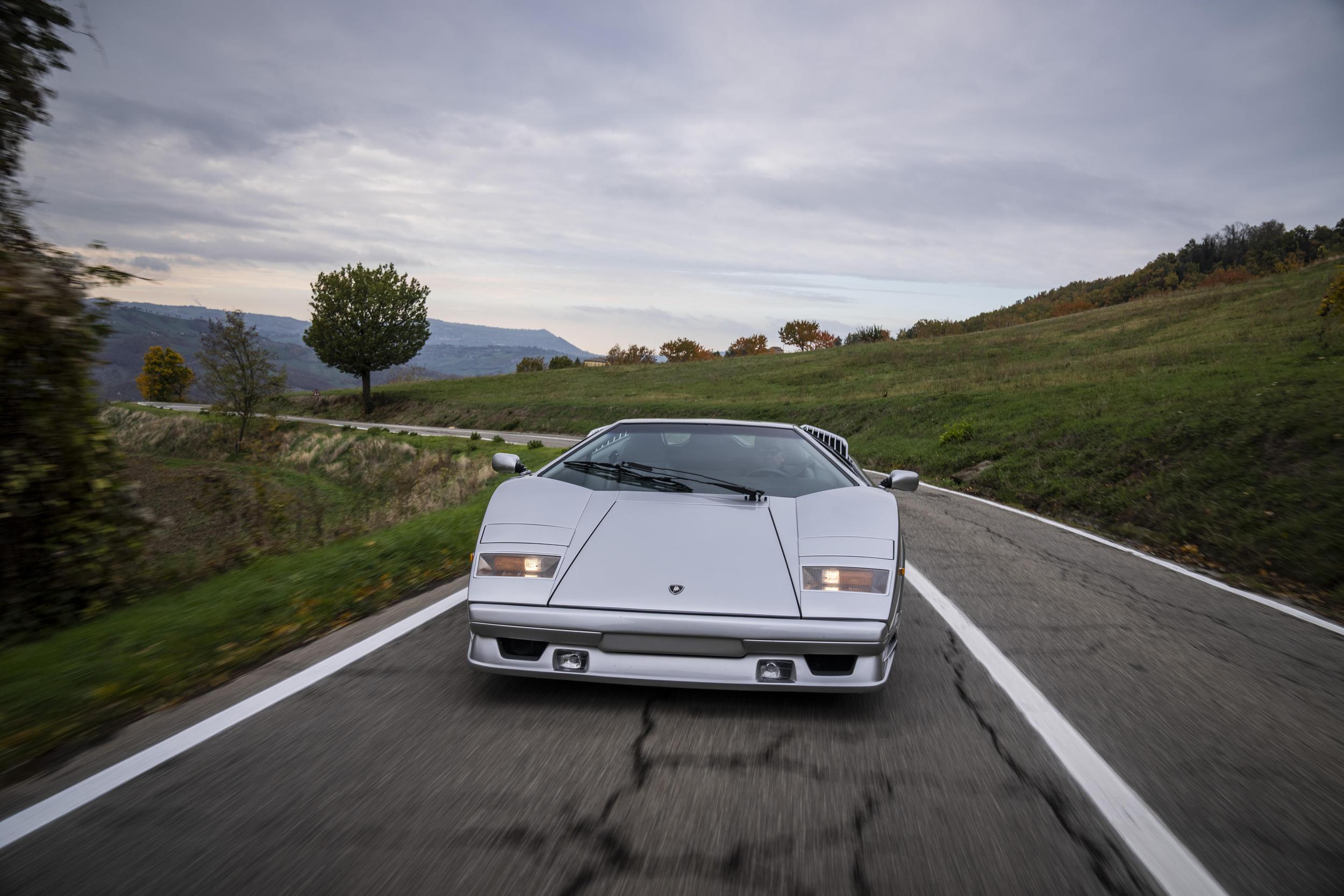 Download Stunning 1989 Lamborghini Countach 25Th Anniversario Wallpaper Collection 10 603218 scaled