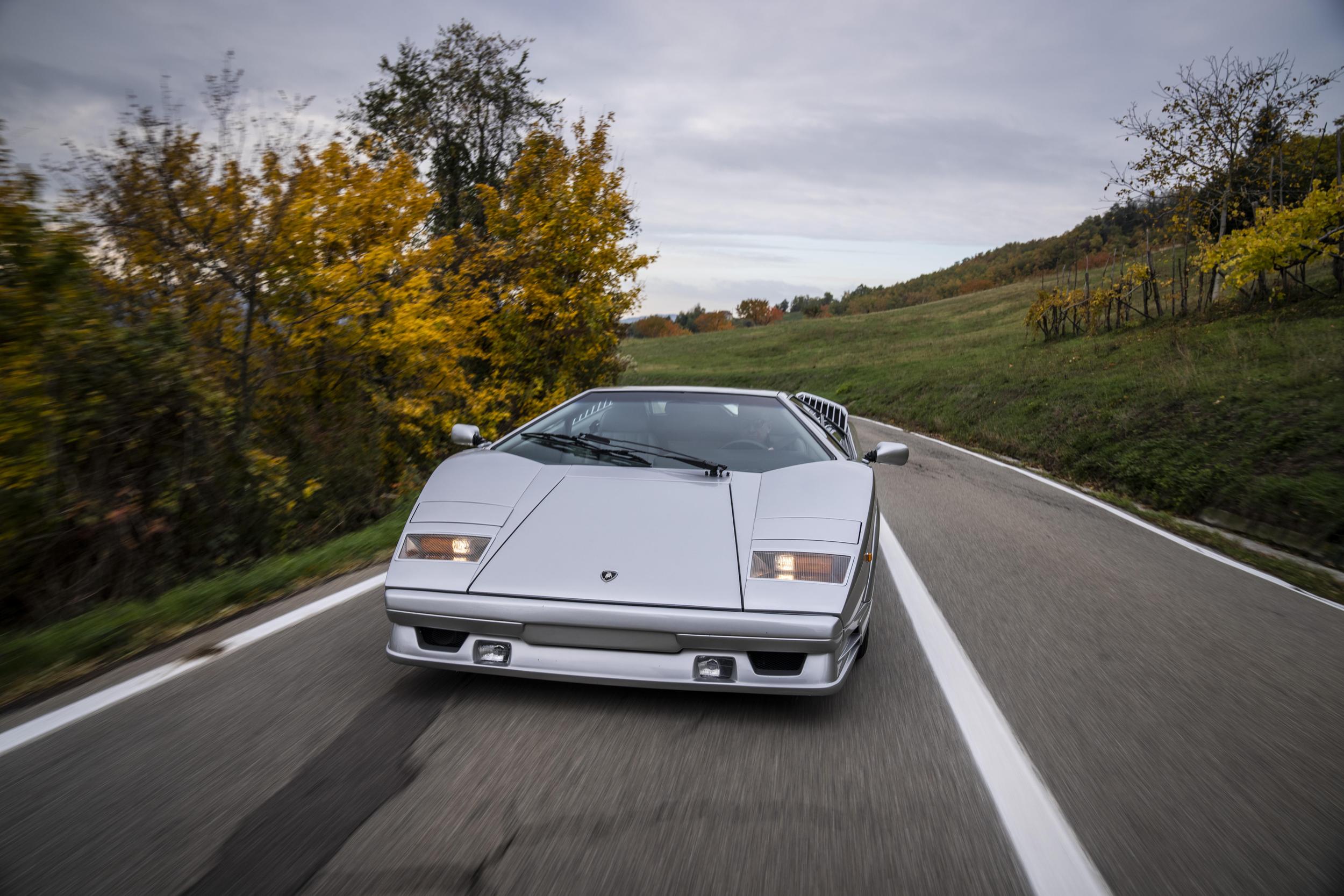 Download Stunning 1989 Lamborghini Countach 25Th Anniversario Wallpaper Collection 9 603219 scaled