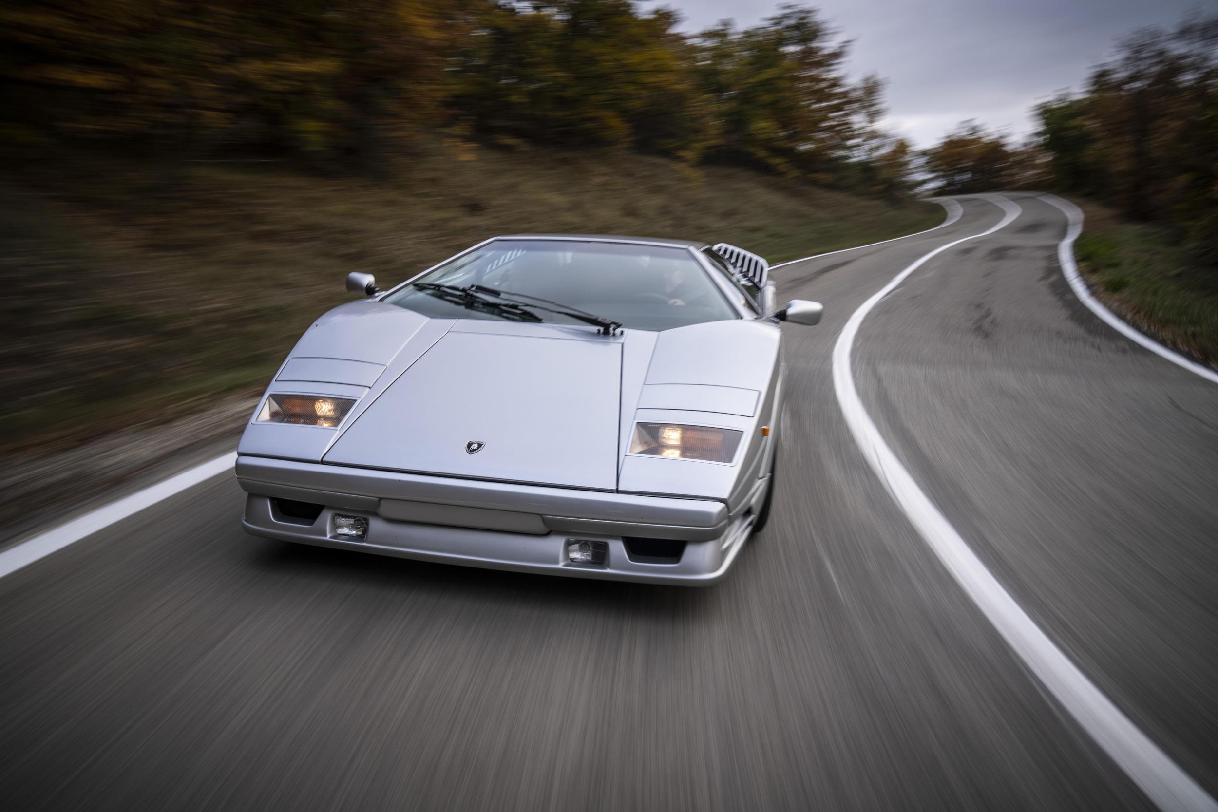 Download Stunning 1989 Lamborghini Countach 25Th Anniversario Wallpaper Collection 8 603220 scaled