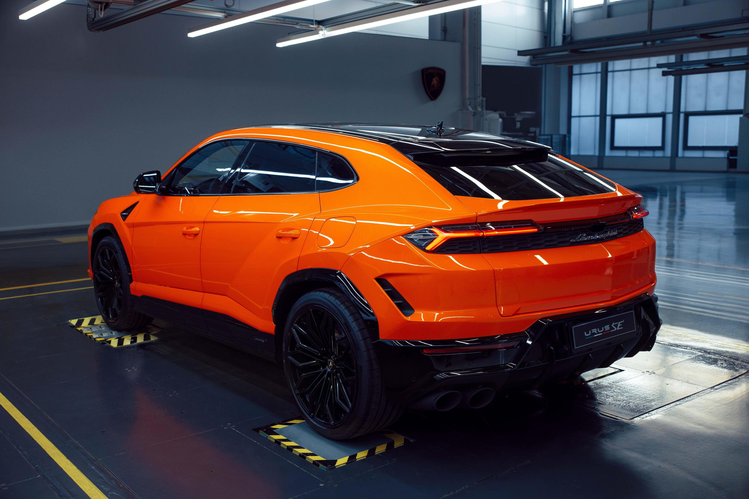 Enjoy The Stunning 2025 Lamborghini Urus Se Wallpapers Collection: Available For Download! 31 653066 scaled