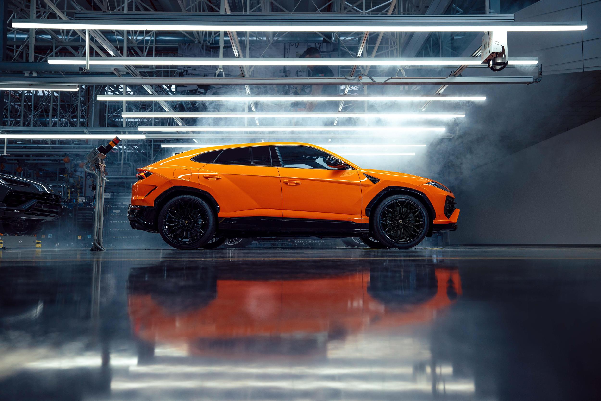 Enjoy The Stunning 2025 Lamborghini Urus Se Wallpapers Collection: Available For Download! 34 653069 scaled