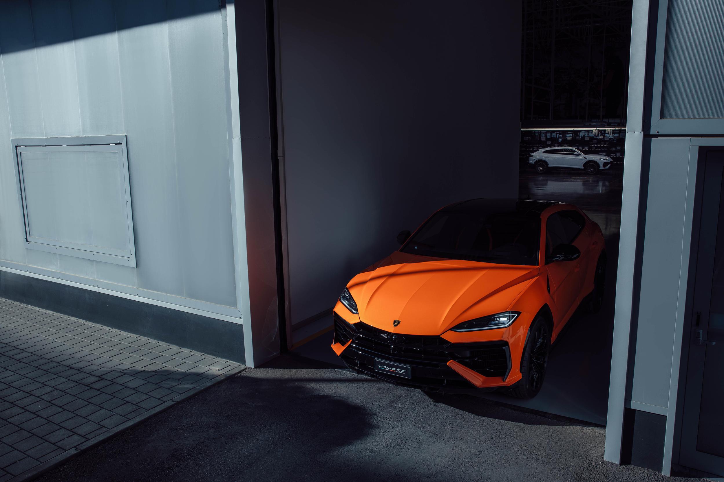 Enjoy The Stunning 2025 Lamborghini Urus Se Wallpapers Collection: Available For Download! 36 653071 scaled