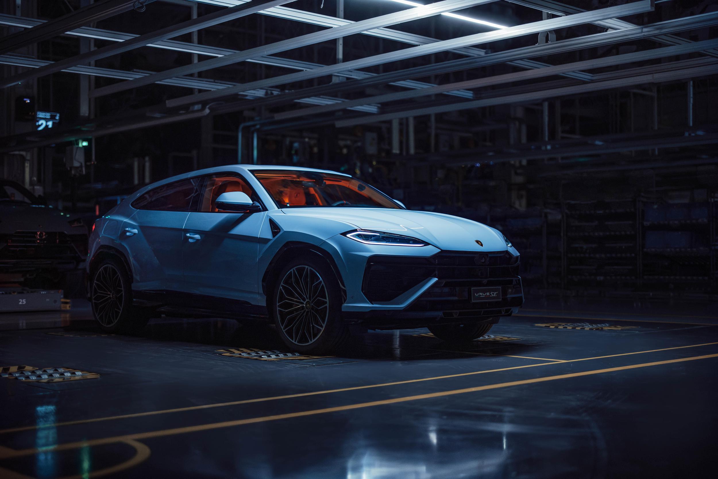Enjoy The Stunning 2025 Lamborghini Urus Se Wallpapers Collection: Available For Download! 13 653080 scaled