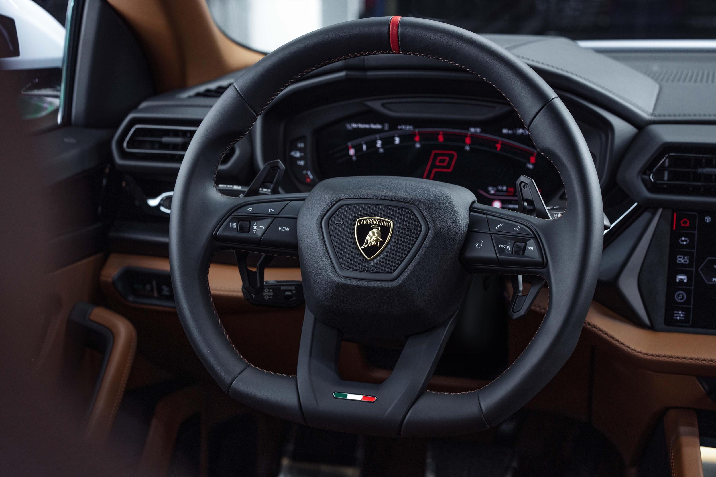 Enjoy The Stunning 2025 Lamborghini Urus Se Wallpapers Collection: Available For Download! 18 653086 scaled