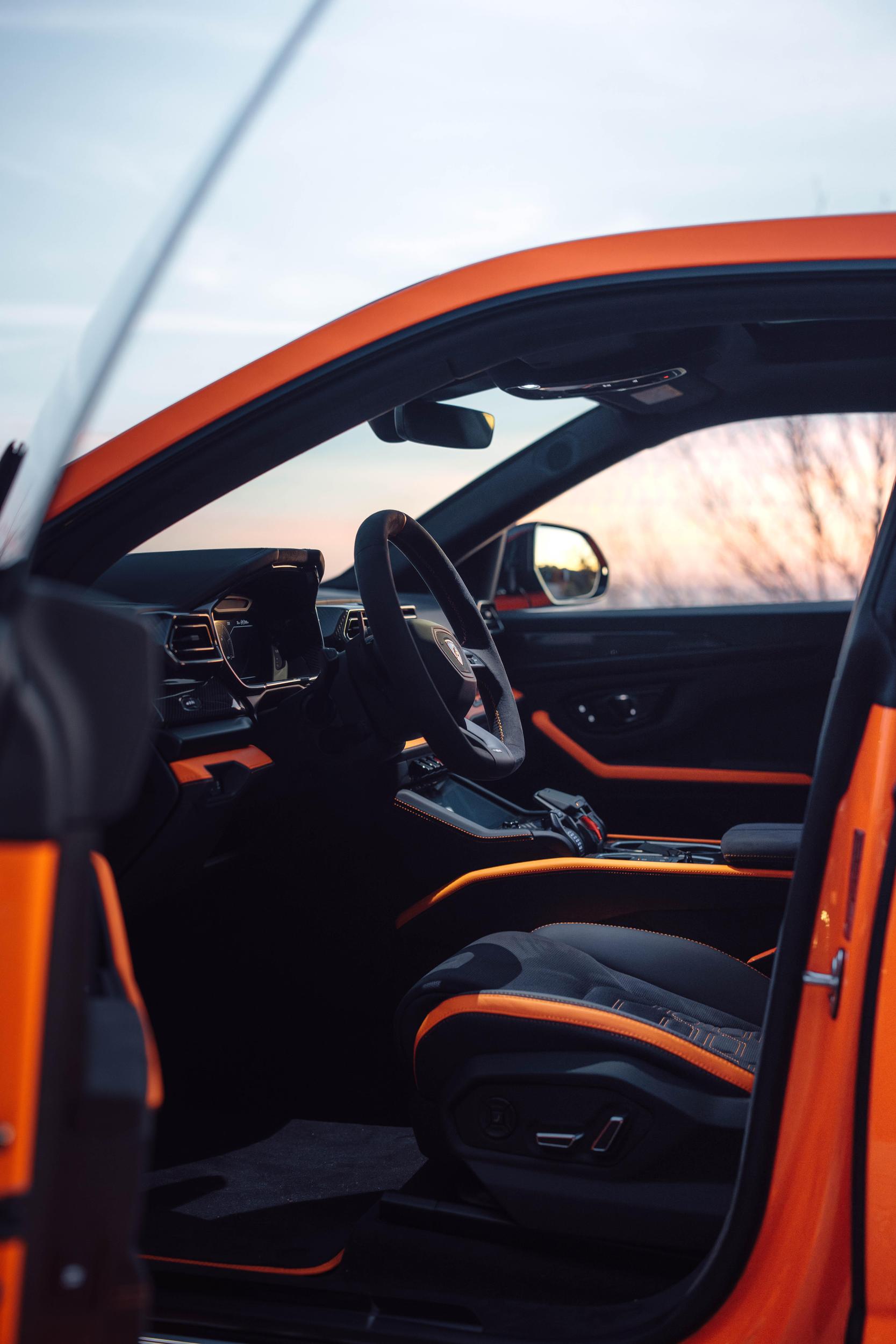 Enjoy The Stunning 2025 Lamborghini Urus Se Wallpapers Collection: Available For Download! 12 653089 scaled