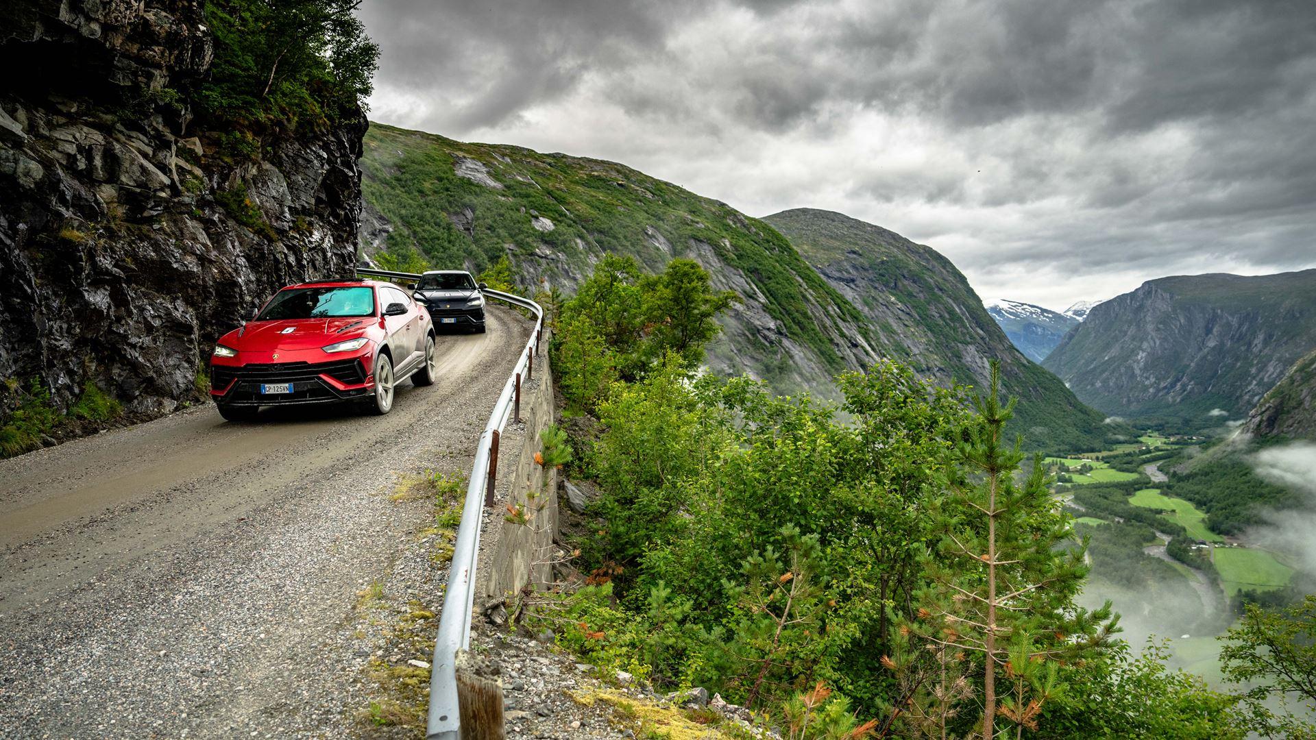 Download Stunning High-Resolution Lamborghini Urus S Wallpaper Collection 15 654347 v2