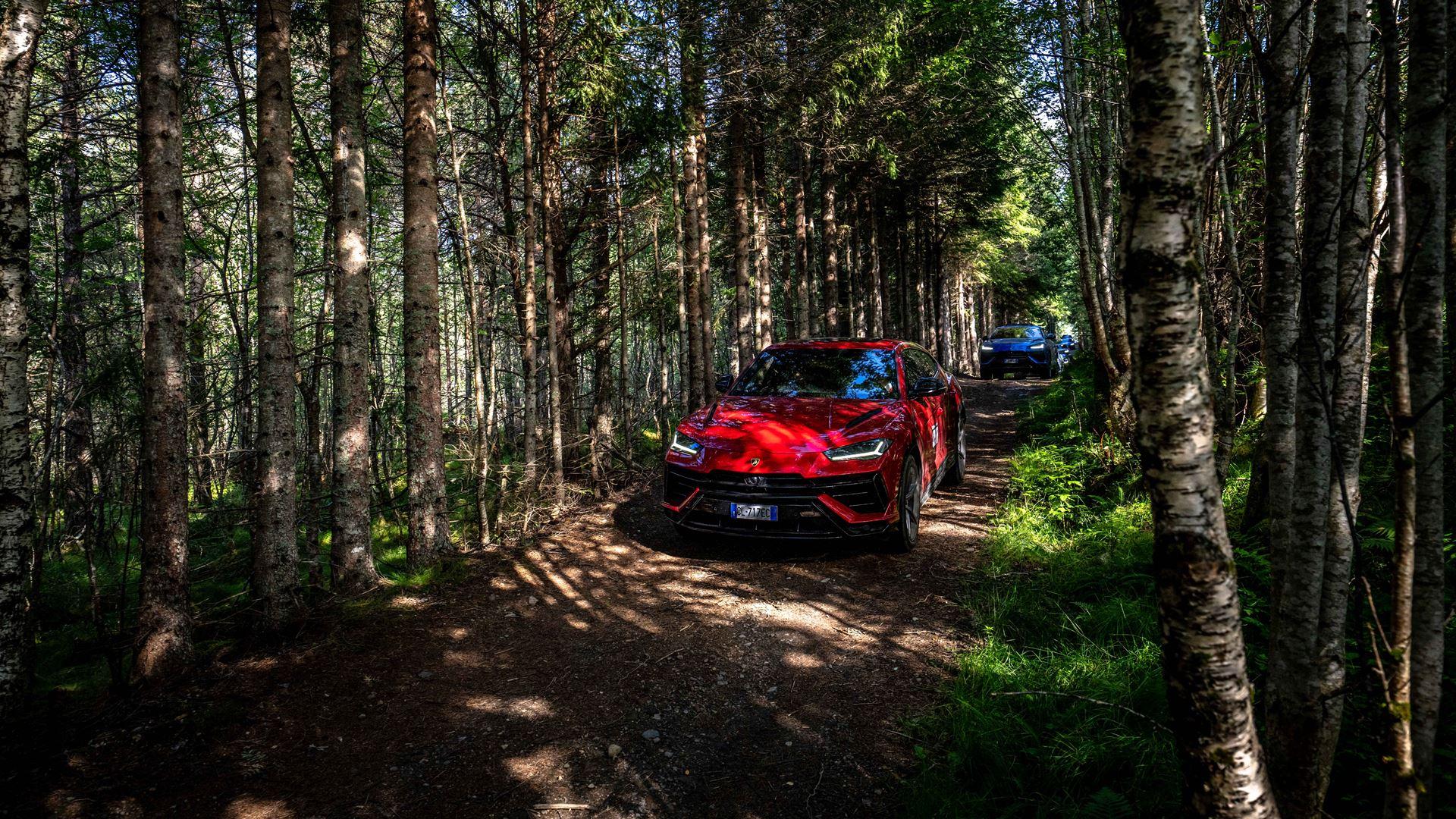 Download Stunning High-Resolution Lamborghini Urus S Wallpaper Collection 19 654357 v2