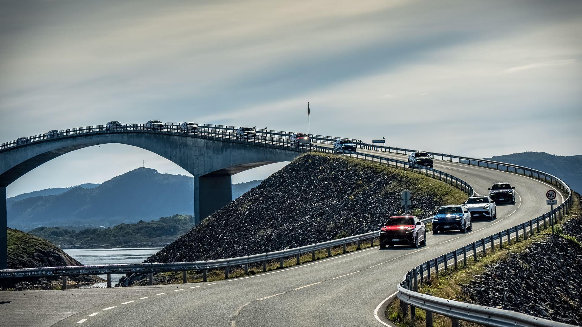 Lamborghini Urus S At Esperienza Avventura Norway: Experience The Breathtaking Journey Through The Fjords With Our Mega Image Gallery 46 654366 v2