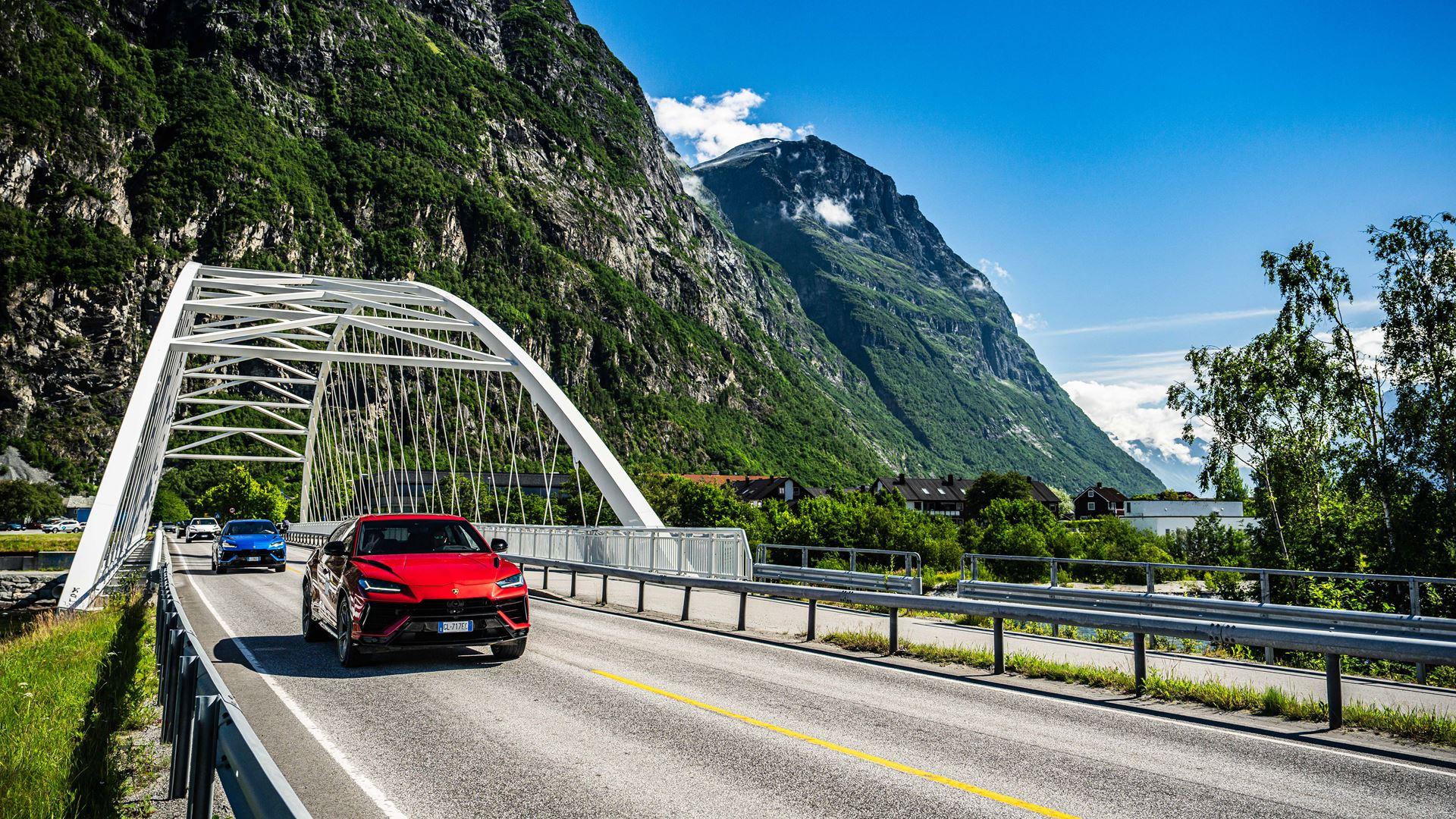 Lamborghini Urus S At Esperienza Avventura Norway: Experience The Breathtaking Journey Through The Fjords With Our Mega Image Gallery 3 Lamborghini urus s at esperienza avventura norway