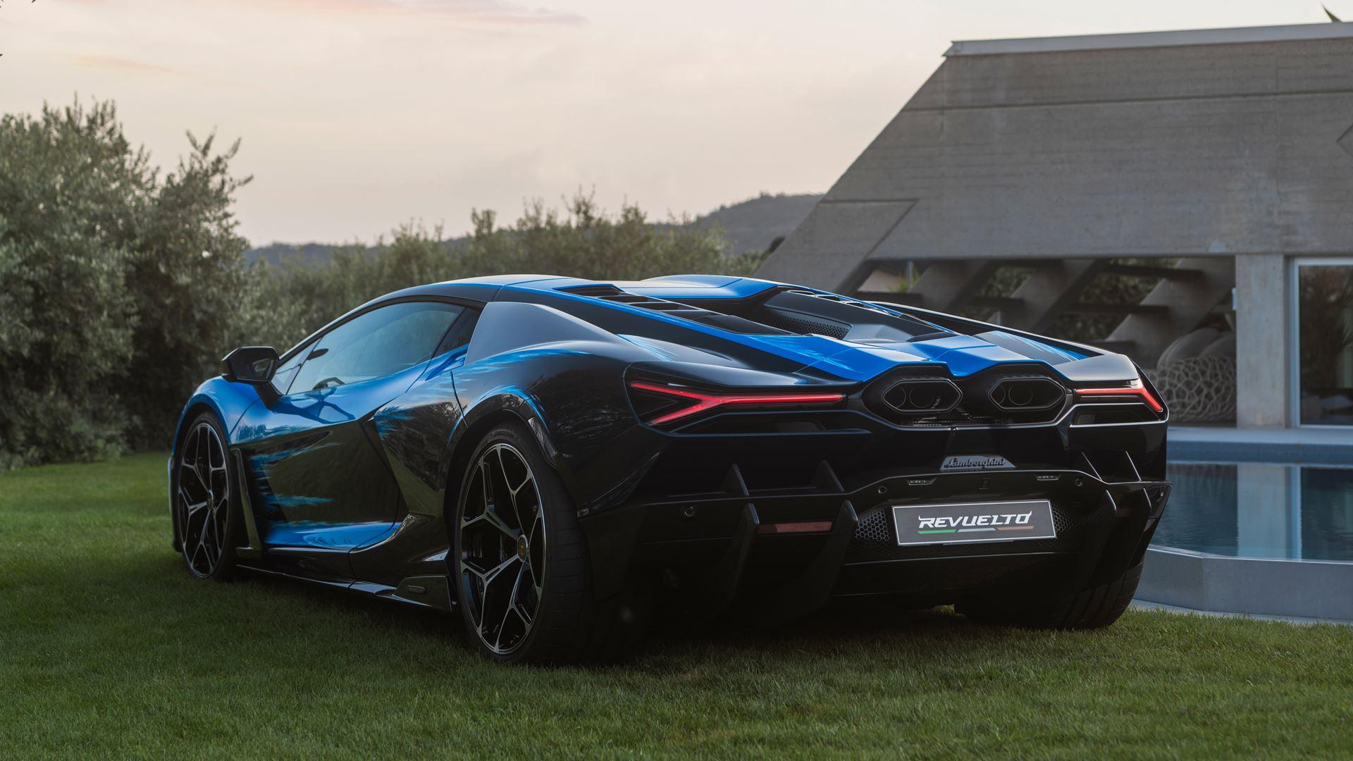 Lamborghini Revuelto Opera Unica One-Of-One Is A Unique Fusion Of Sardinian-Inspired Artistry And Hybrid Performance 29 654472 v2