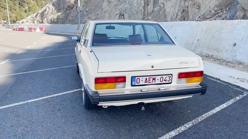 Vs youtube 1977alfaromeoalfetta2000berlina walkaroundandpovdrive 013
