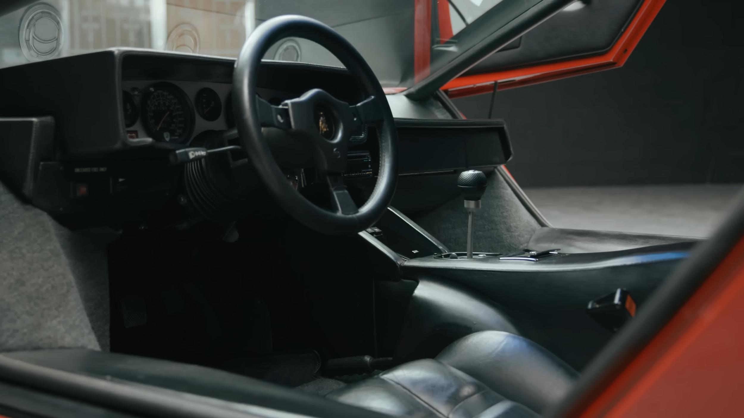 Fuel injected lamborghini countach 5000s