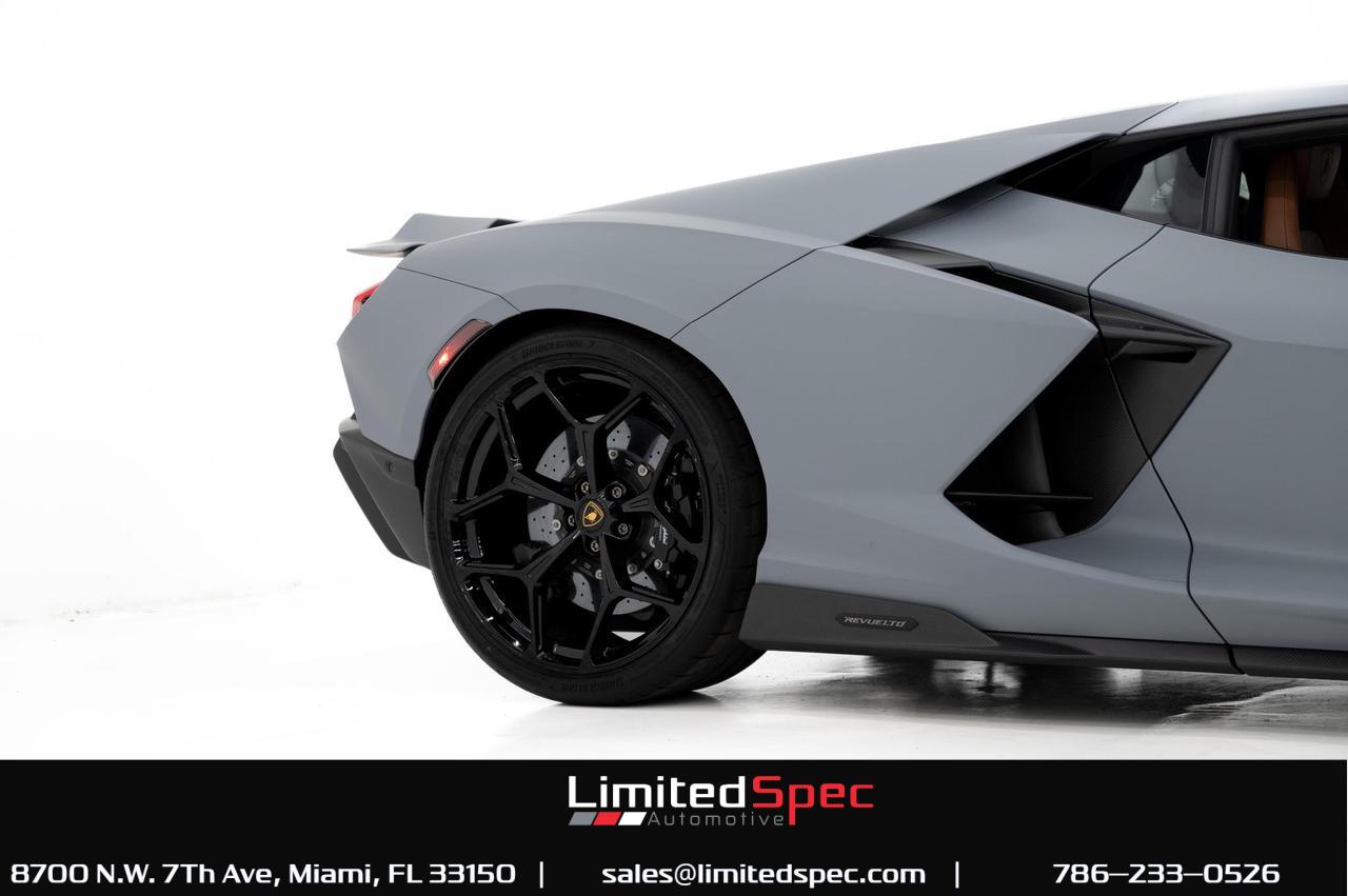 A Dream Come True: 2024 Lamborghini Reveulto For Sale, The First 1,001Hp Ultimate Hybrid Hypercar! 18 C3546c80f8b5b599f8d5c9eda28178b7
