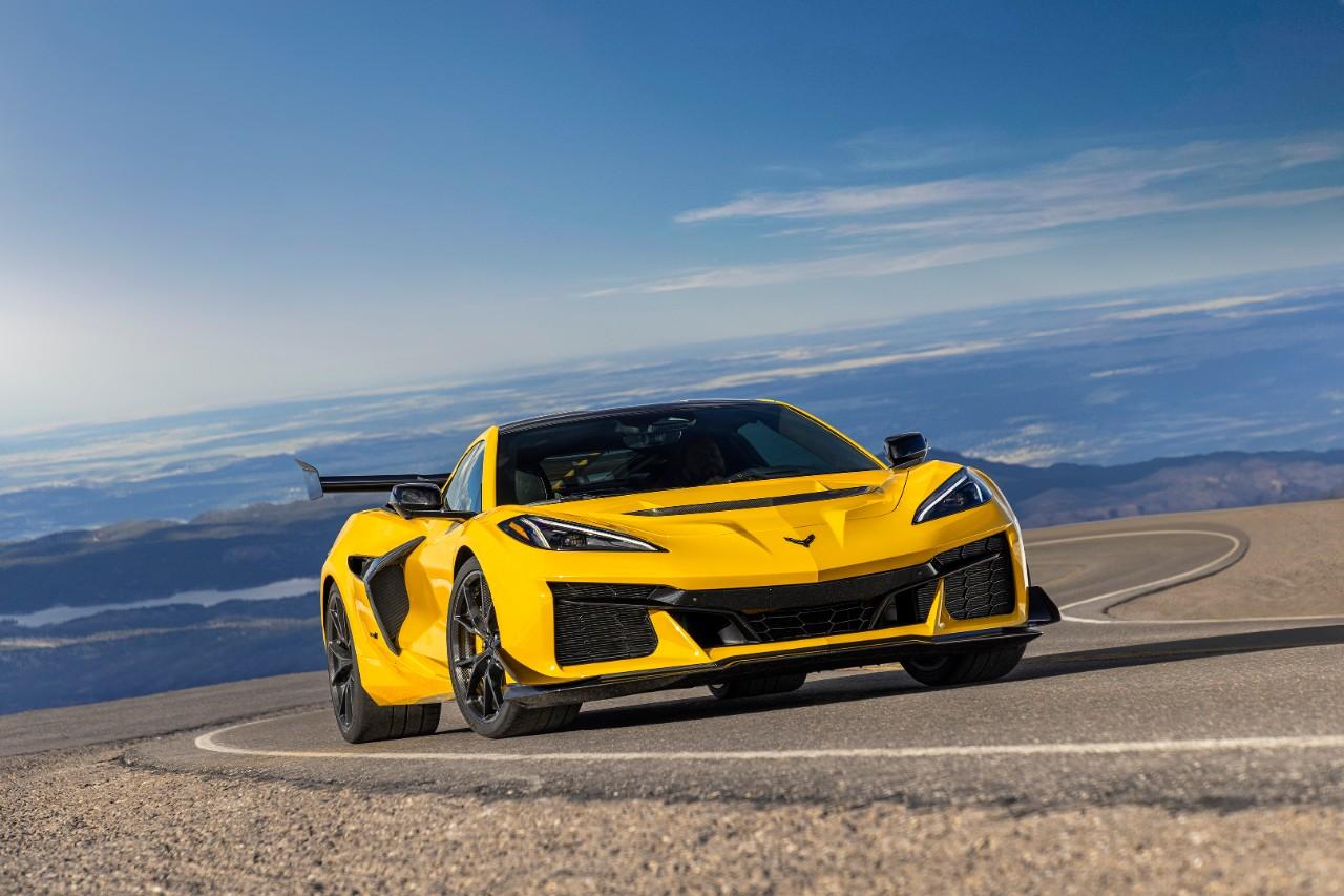 The Battle For Supercar Supremacy: 2025 Chevrolet Corvette Zr1 Vs Lamborghini Temerario 3 2025 chevrolet corvette zr1 vs lamborghini temerario