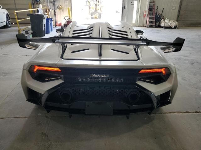 Is The Damaged Huracán Sto With Only 1,142 Miles In A Kansas Junkyard Worth Saving? 9 60155094 image 6
