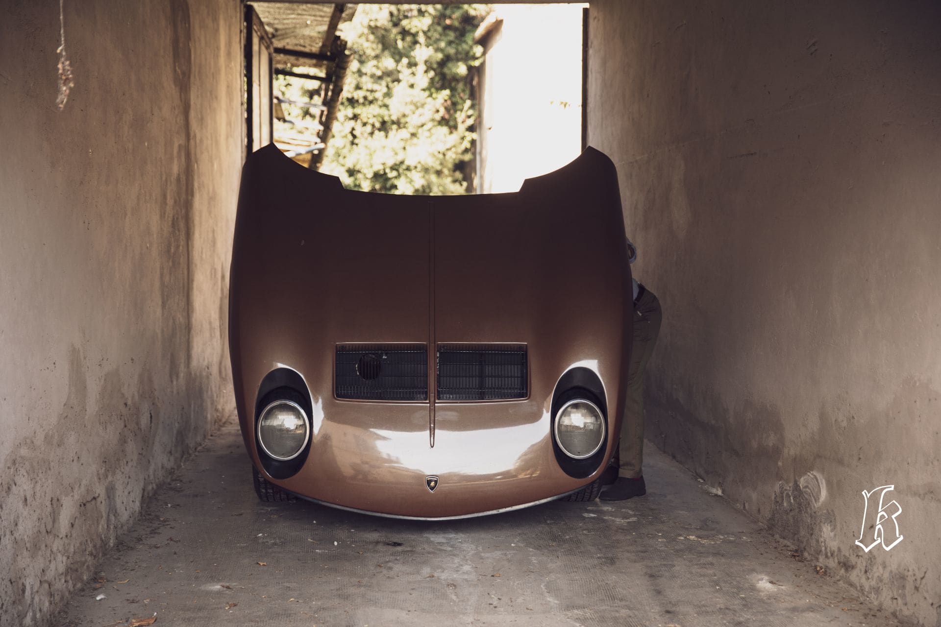The $4 Million Rare 1972 Lamborghini Miura P400Sv In Bruno Metallizzato Color Discovered Hidden In A Northern Italy Barn 3 Lamborghini miura p400sv in bruno metallizzato