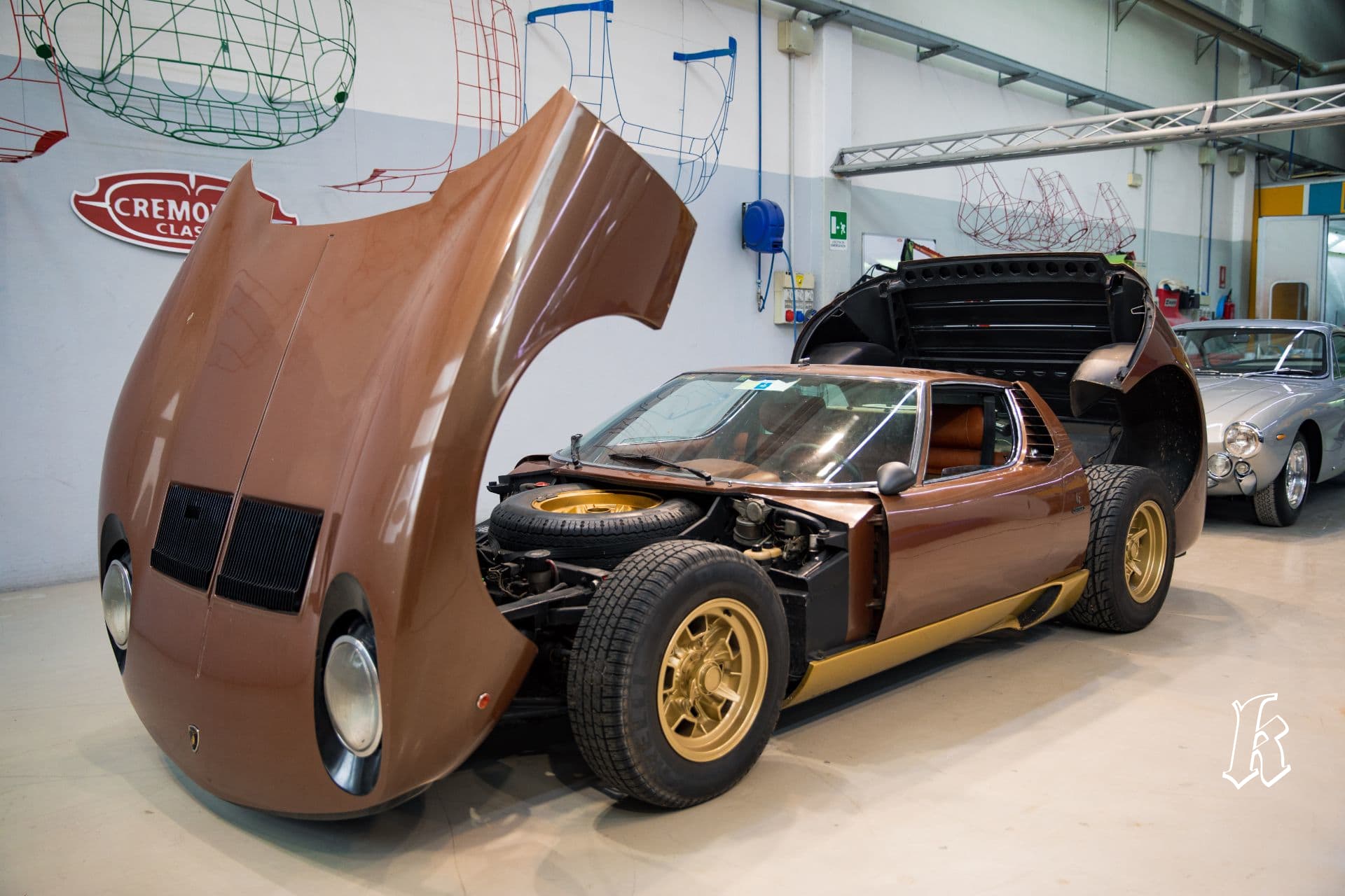 The $4 Million Rare 1972 Lamborghini Miura P400Sv In Bruno Metallizzato Color Discovered Hidden In A Northern Italy Barn 7 Lamborghini miura sv bruno metallizzato
