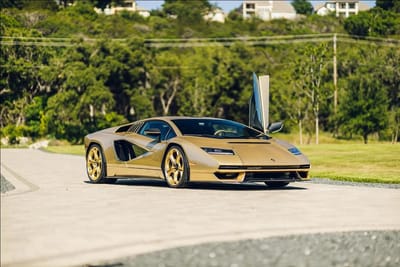 Discover What Made This 2022 Lamborghini Countach Lpi 800–4 Worth $2.5 Million! 2 Screenshot 1 9
