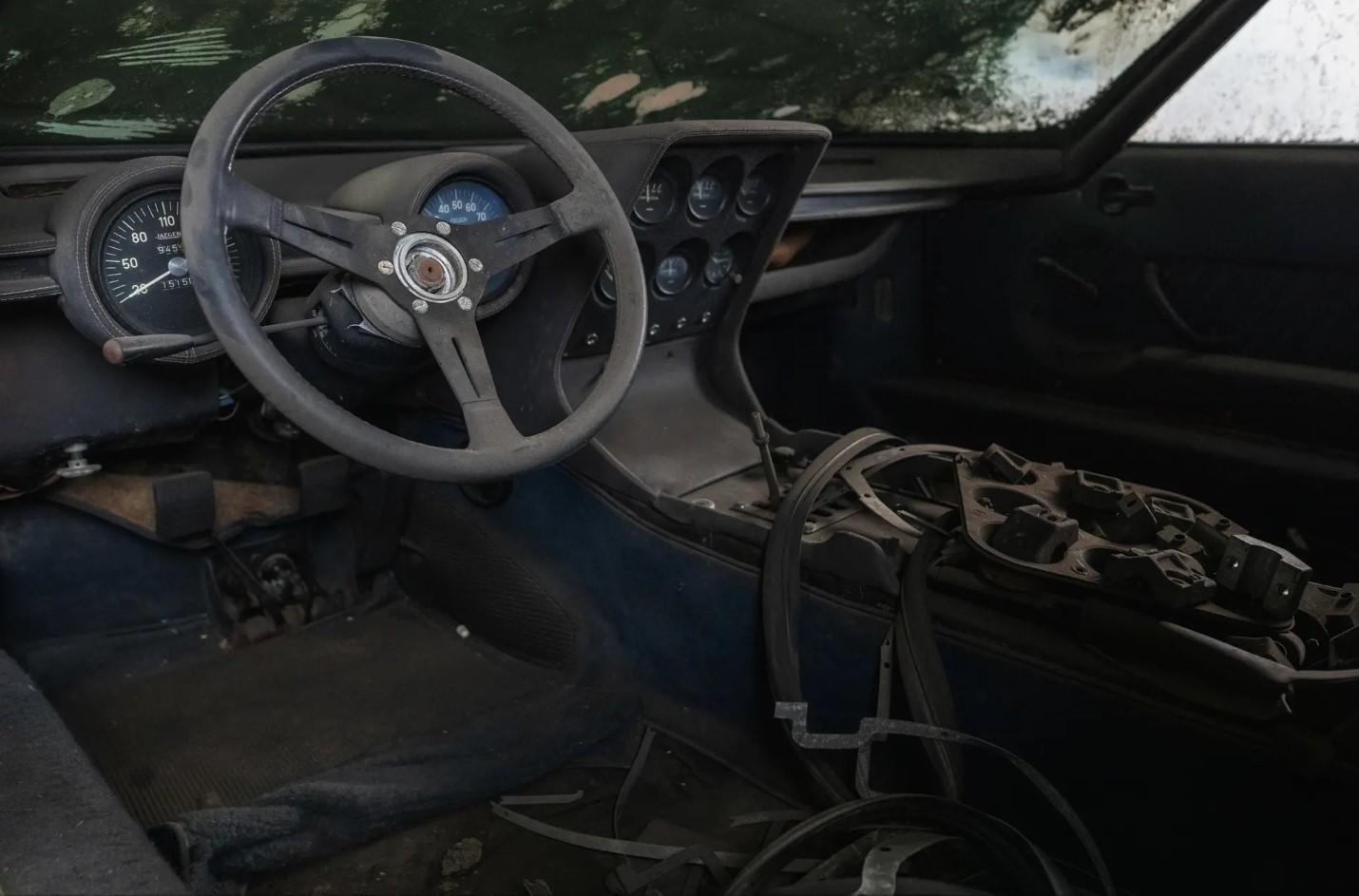 An Extremely Rare Historic Discovery: The Unveiling Of 3 Unrestored Lamborghini Miuras Worth Over 2 Million From A Junkyard! 12 Screenshot 2 10