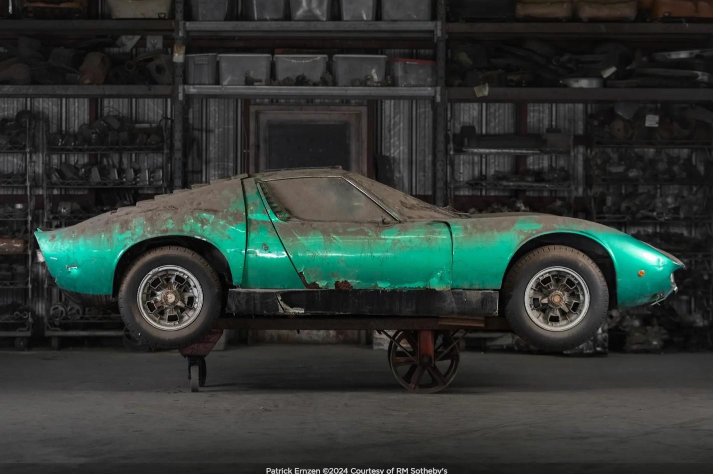 An Extremely Rare Historic Discovery: The Unveiling Of 3 Unrestored Lamborghini Miuras Worth Over 2 Million From A Junkyard! 27 Screenshot 3 12
