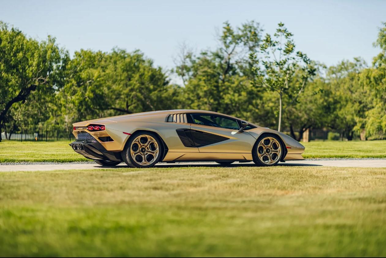 2022 lamborghini countach lpi 800–4