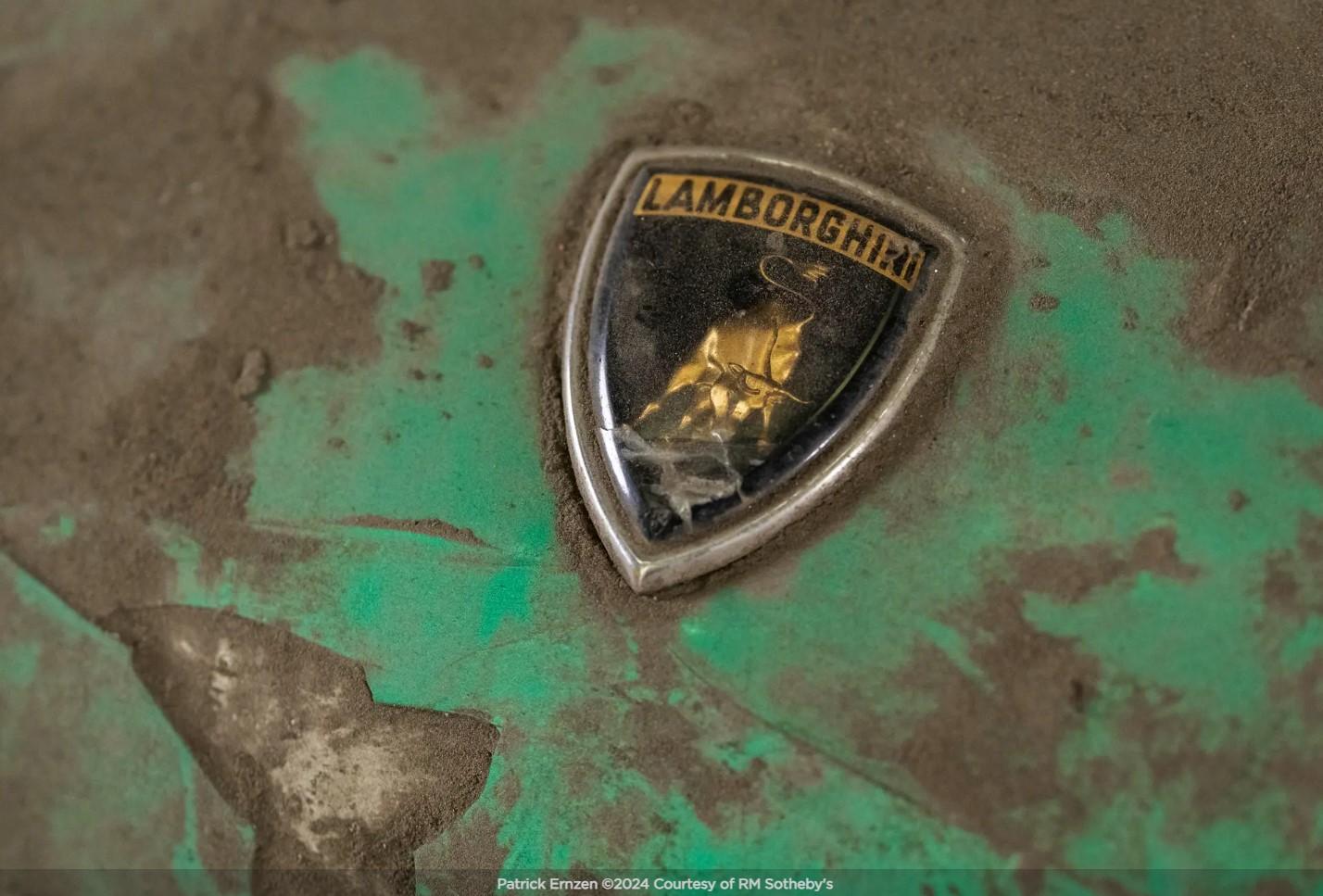 An Extremely Rare Historic Discovery: The Unveiling Of 3 Unrestored Lamborghini Miuras Worth Over 2 Million From A Junkyard! 34 Screenshot 4 9