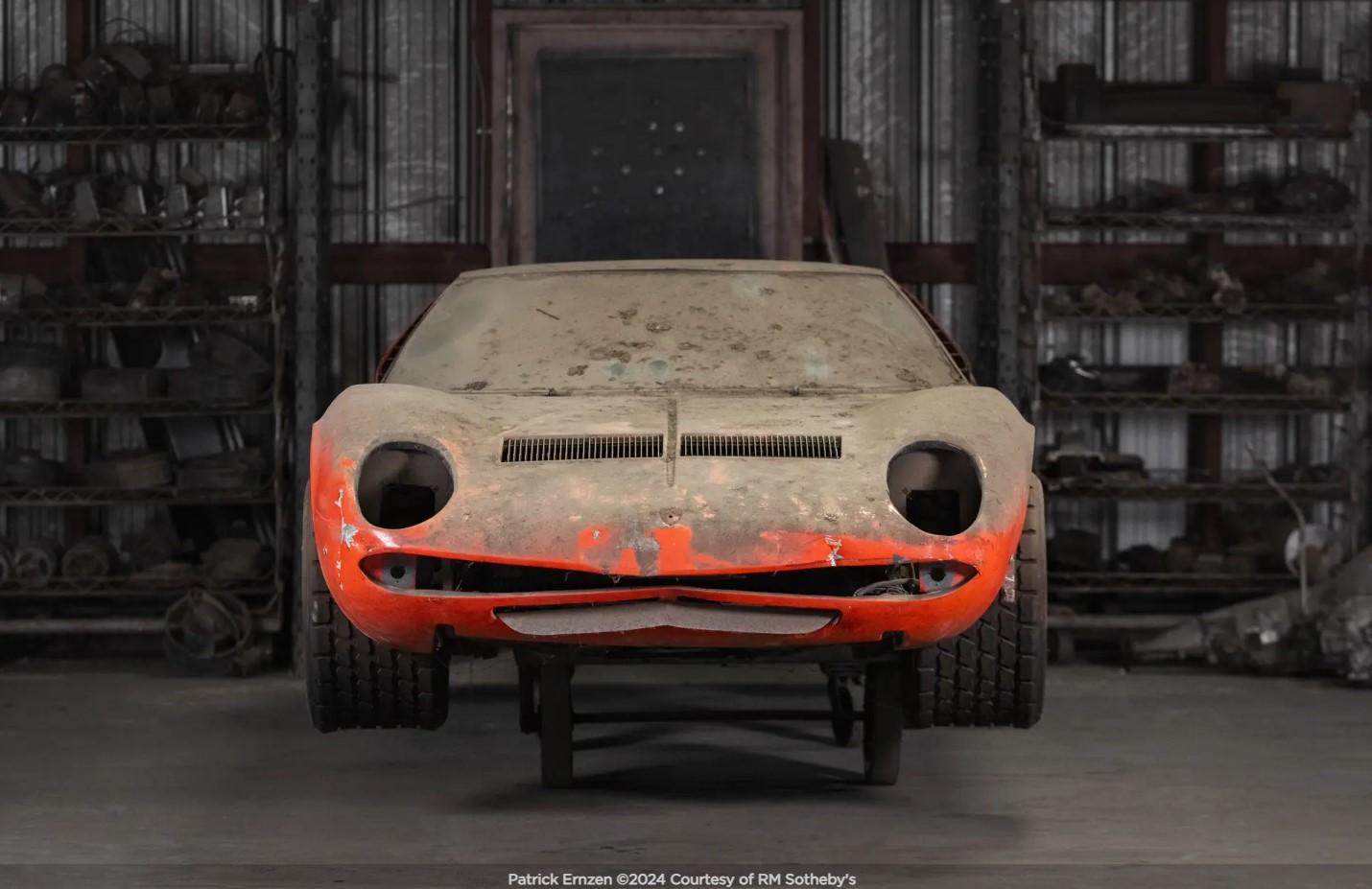 An Extremely Rare Historic Discovery: The Unveiling Of 3 Unrestored Lamborghini Miuras Worth Over 2 Million From A Junkyard! 9 Screenshot 5 6