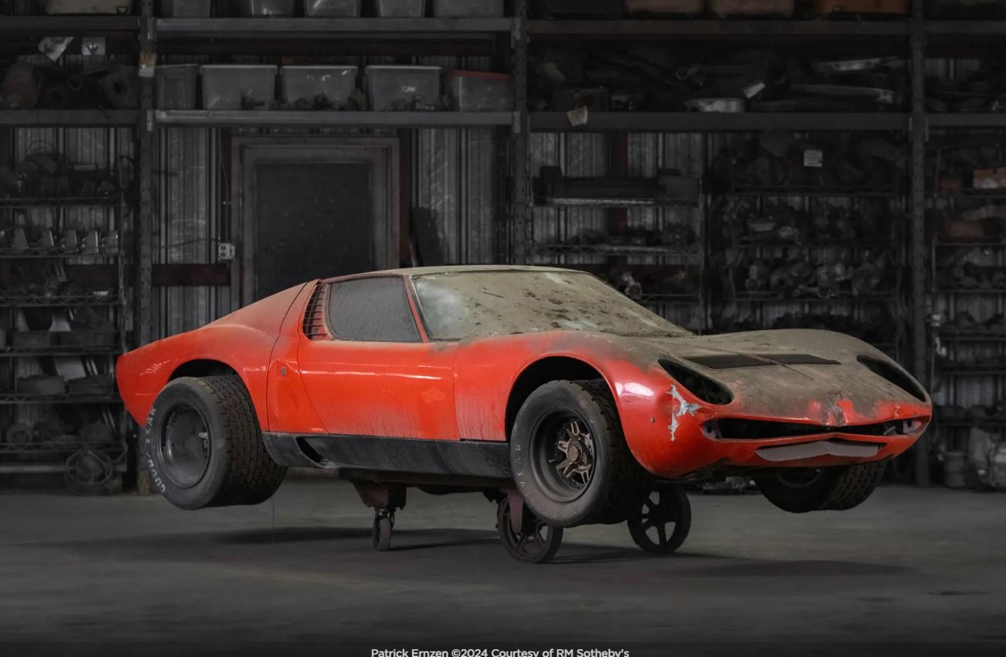An Extremely Rare Historic Discovery: The Unveiling Of 3 Unrestored Lamborghini Miuras Worth Over 2 Million From A Junkyard! 7 Screenshot 7 4