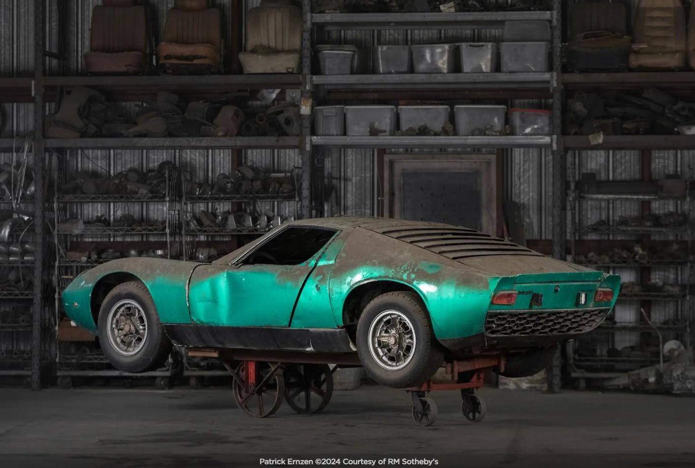 An Extremely Rare Historic Discovery: The Unveiling Of 3 Unrestored Lamborghini Miuras Worth Over 2 Million From A Junkyard! 26 Screenshot 7 6