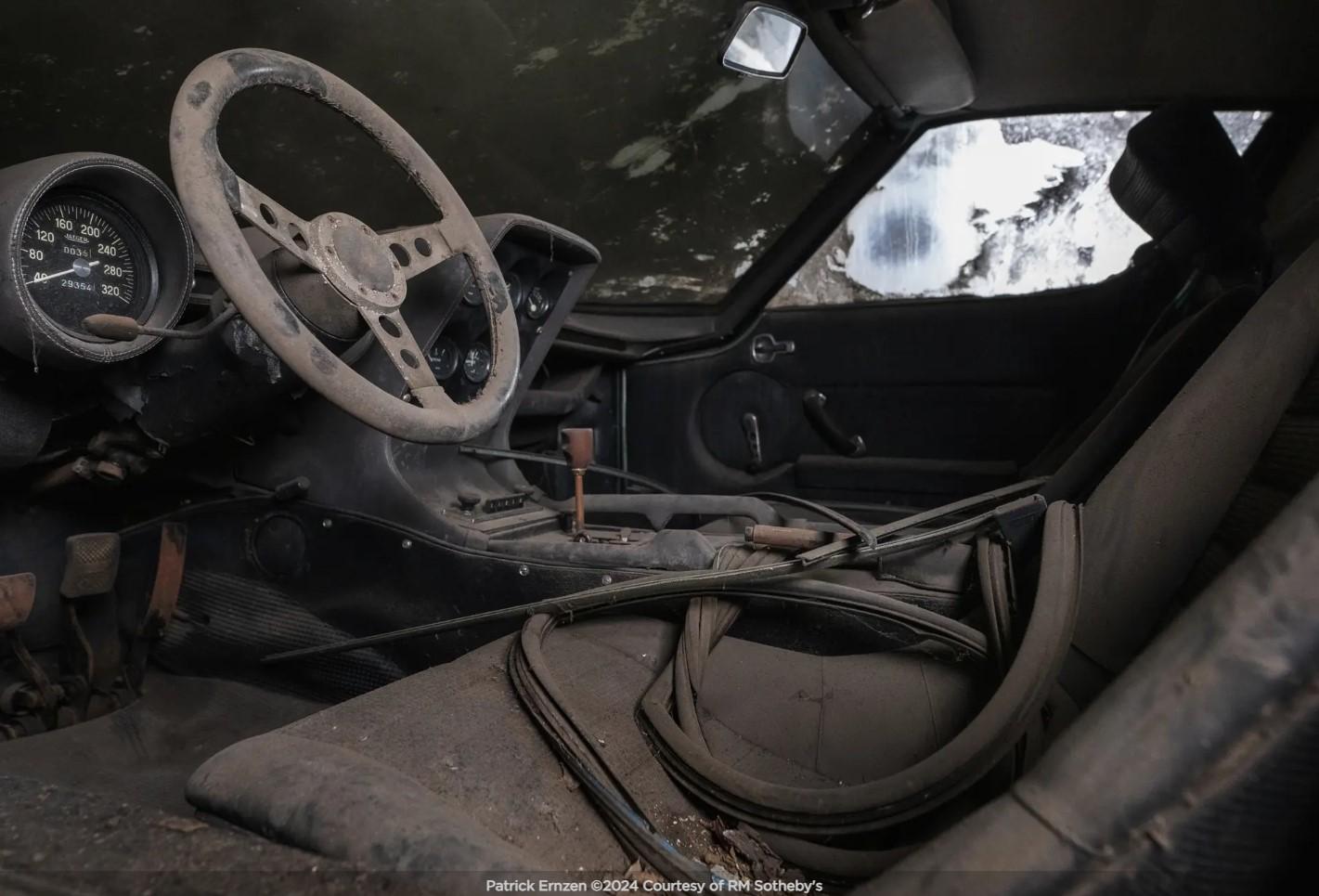 An Extremely Rare Historic Discovery: The Unveiling Of 3 Unrestored Lamborghini Miuras Worth Over 2 Million From A Junkyard! 29 Screenshot 8 4