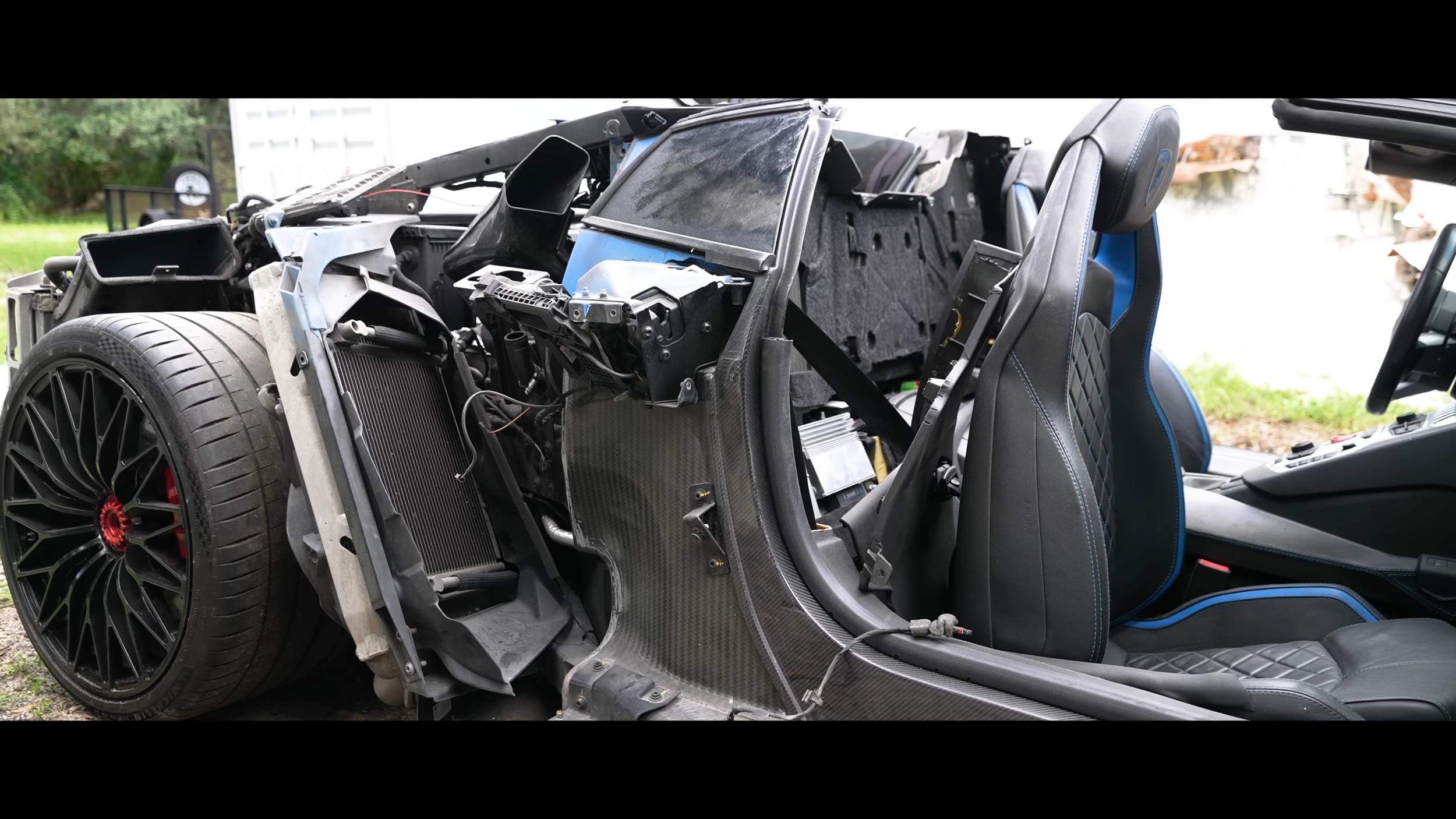 Youtuber Snaps Up Cheapest Salvage Lamborghini Aventador For Under $40K: Bold Gamble Or Costly Mistake? We Explain 15 Vs youtube iboughta400000lamborghiniaventadorforthepriceofatoyotacamry 229 scaled
