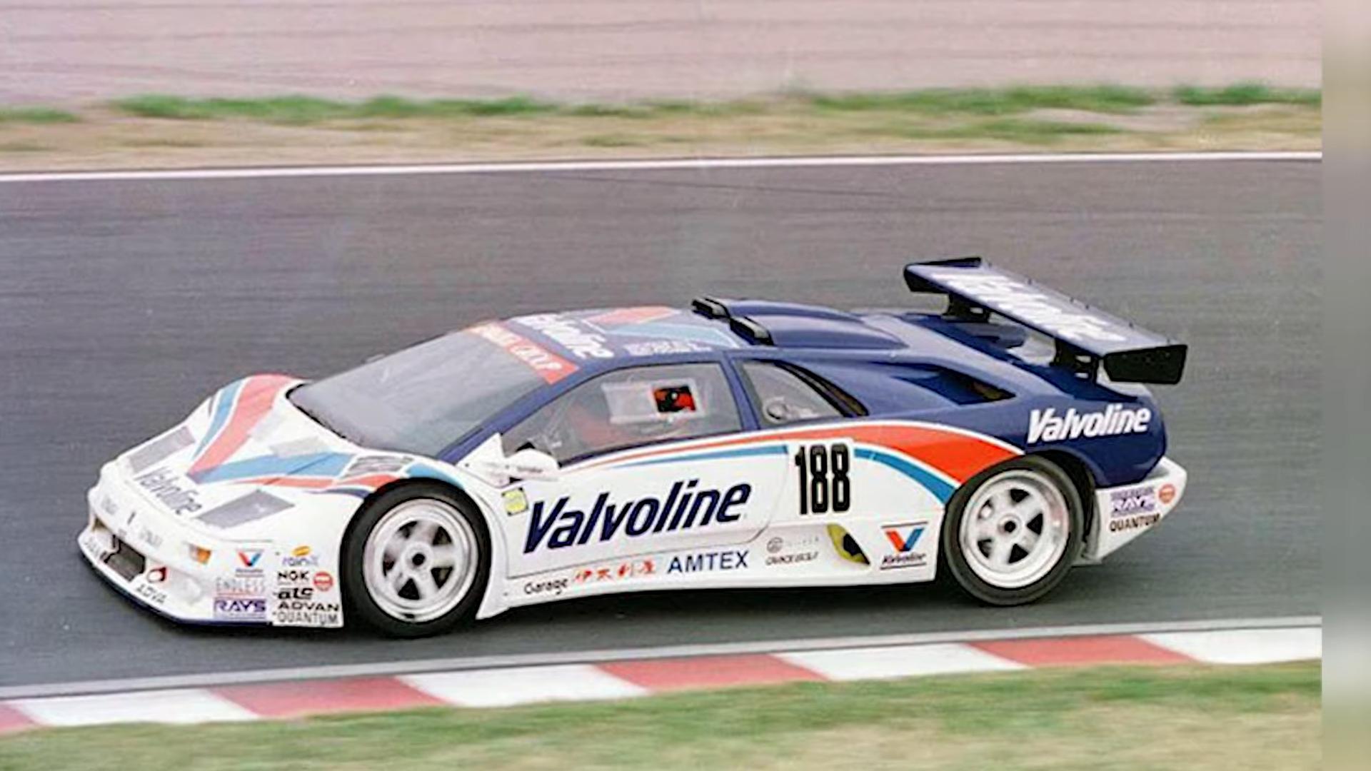 Vs youtube theunicornhaslandedlamborghinisfirstfactoryracecar 936