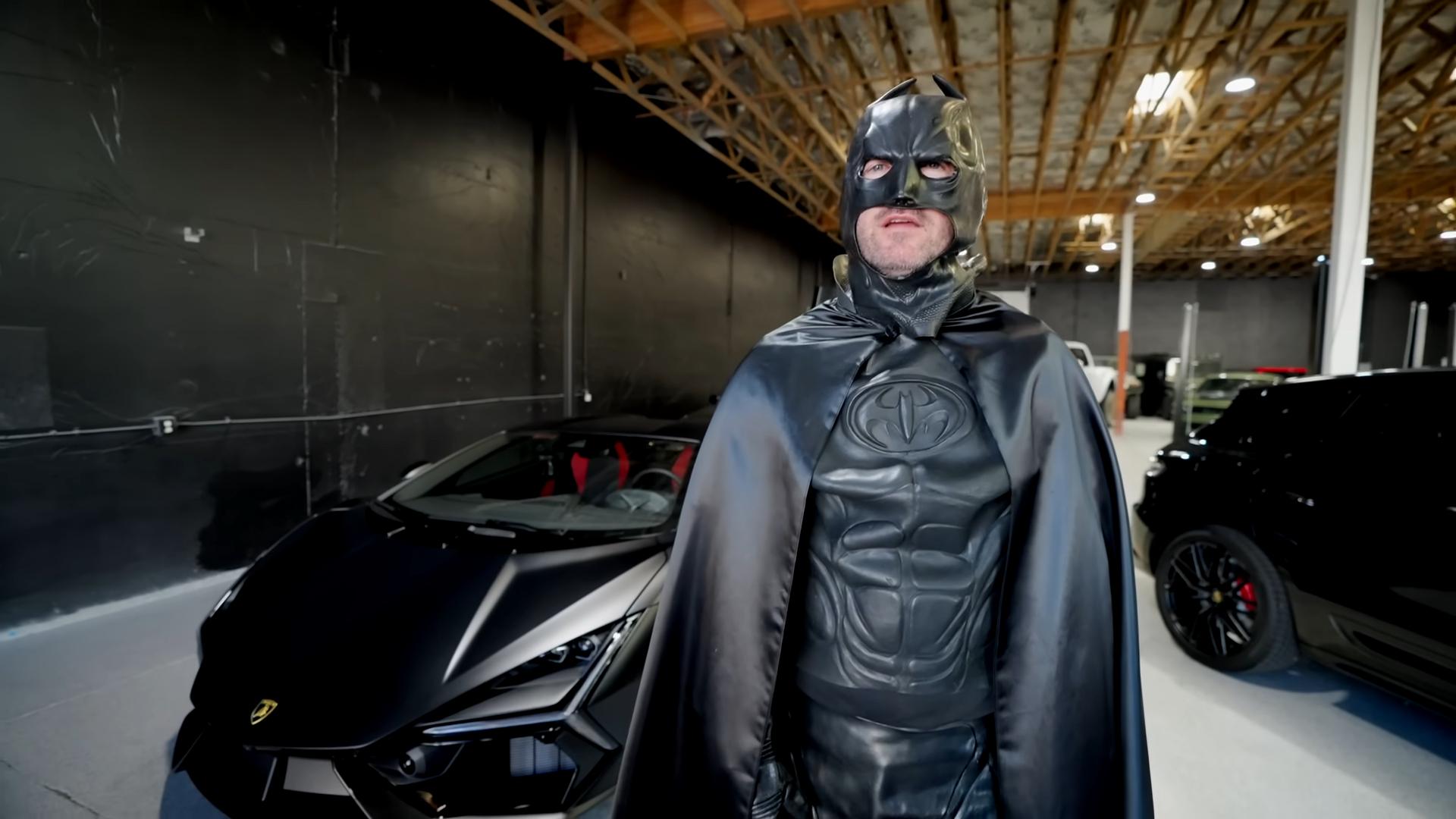 Could The Lamborghini Revuelto Batmobile Become Batman'S New Favorite Ride? 5 Lamborghini revuelto batmobile