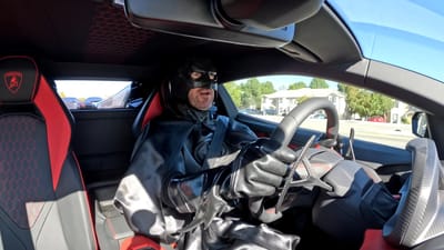 Could The Lamborghini Revuelto Batmobile Become Batman'S New Favorite Ride? 2 Vs youtube batmanbuysa2024lamborghinirevuelto thenewbatmobile 825