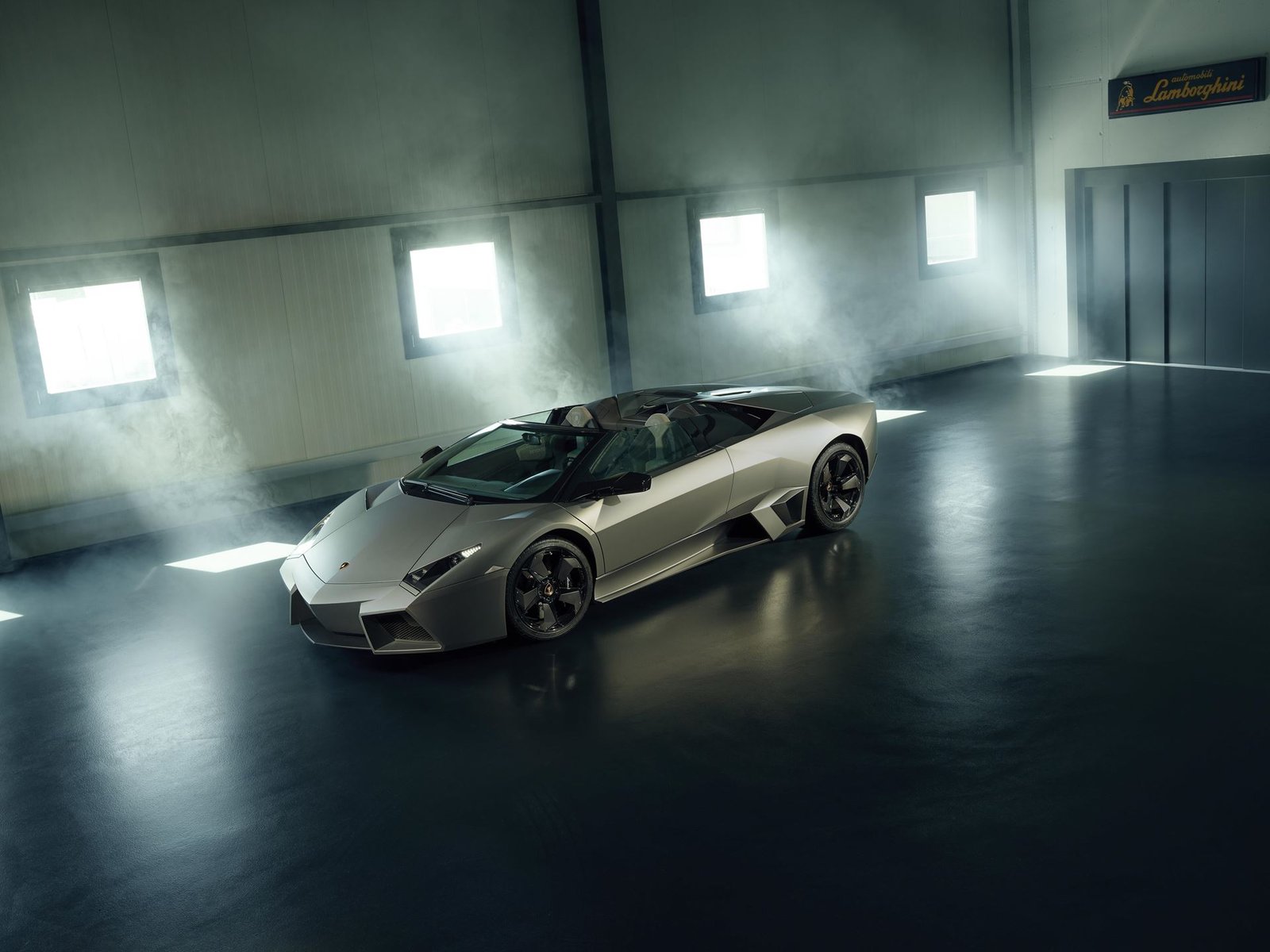 Revent n roadster exterior front three quarter 070